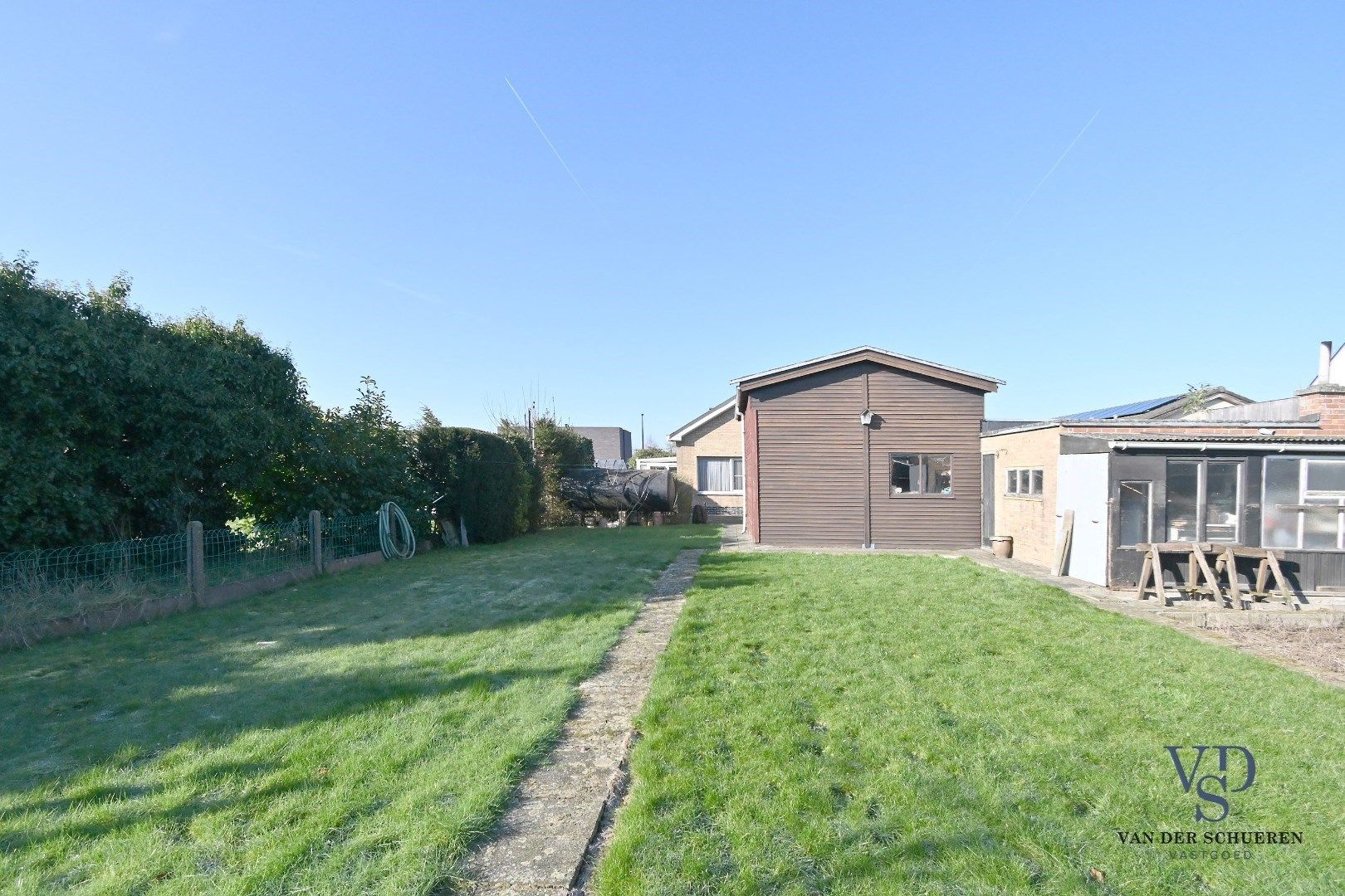 Degelijke bungalowwoning gelegen in een rustige verkaveling foto 27