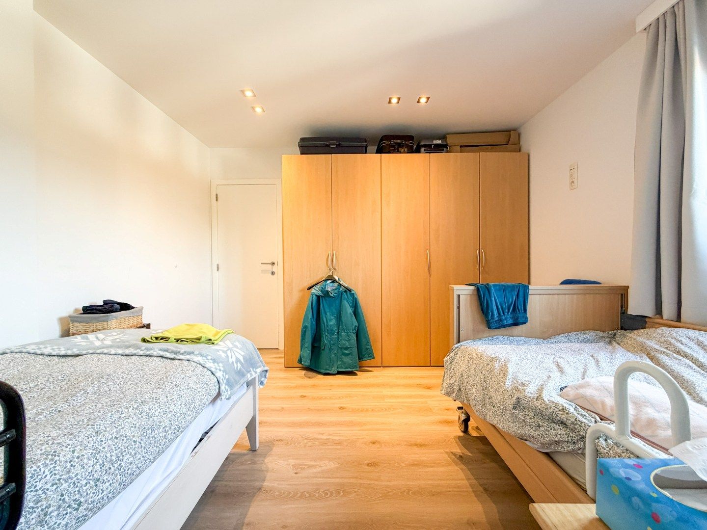 Lichtrijk recent appartement met 2 slp, groot terras en garage, Torhout. foto 16