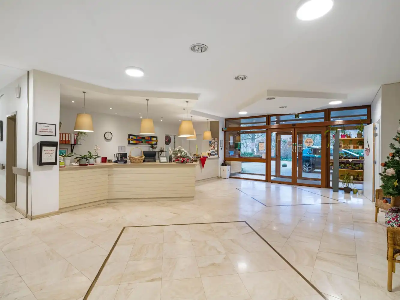 Keurige serviceflat op 5e verd. met terras foto 12