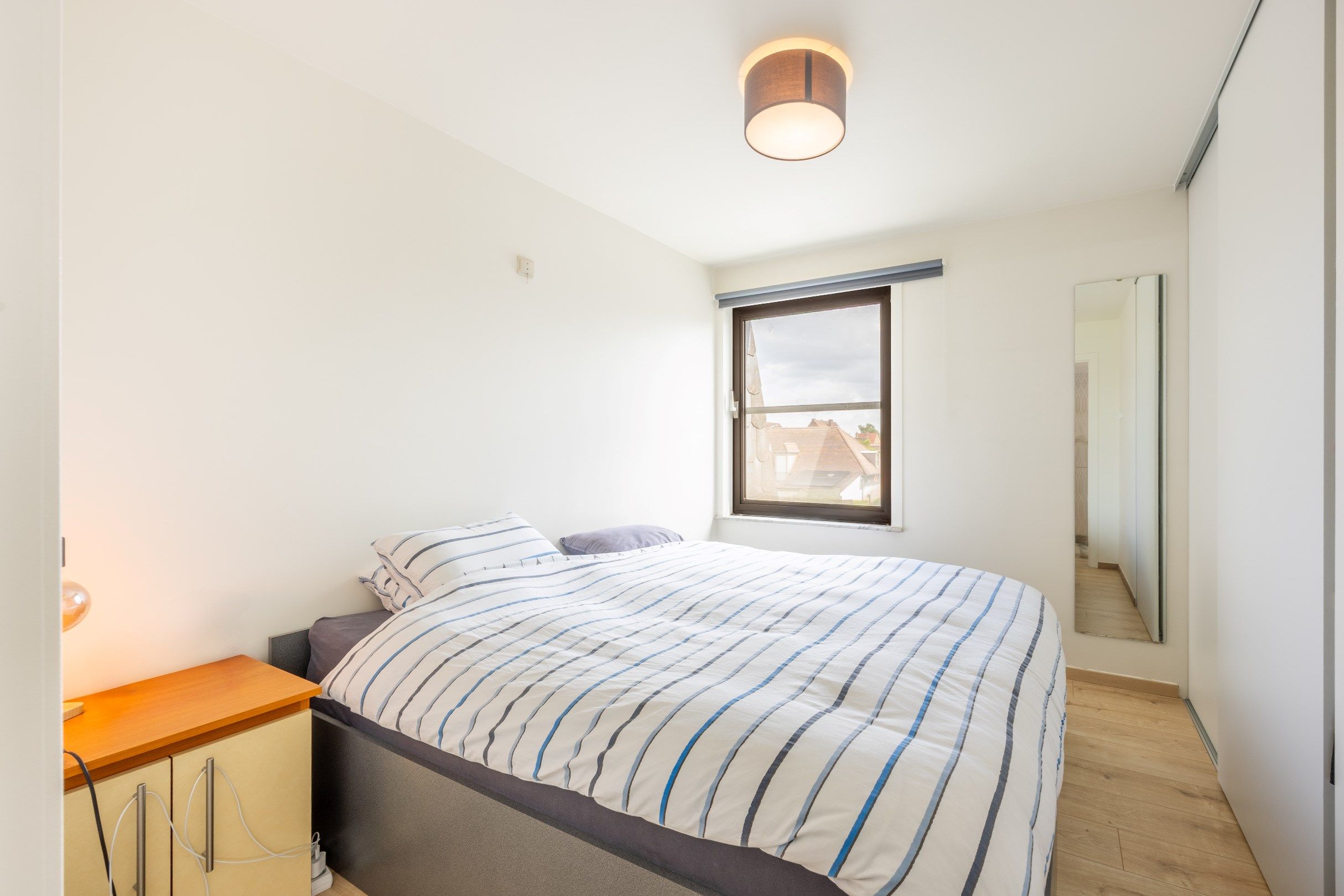 Lichtrijk & gerenoveerd appartement foto 7