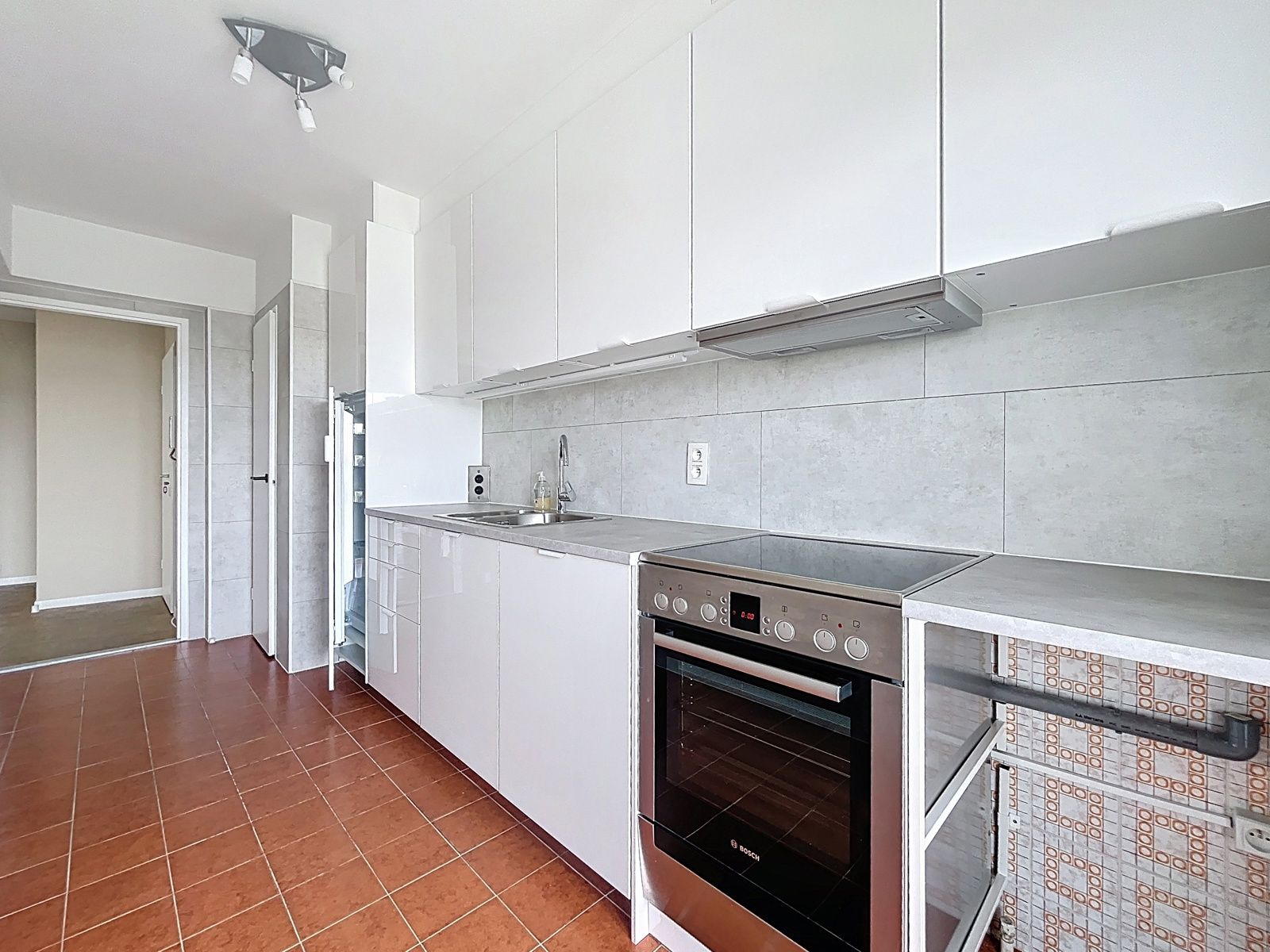 Vernieuwd app met 2 slpks en balkon foto 8