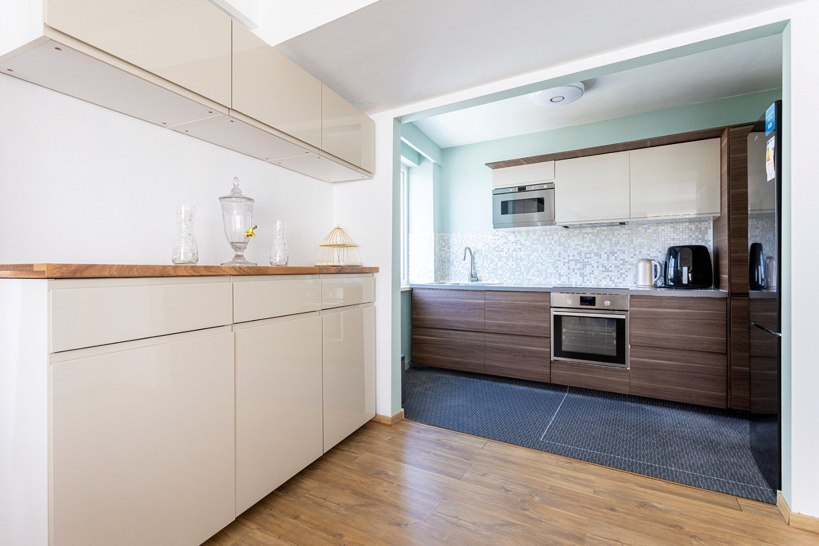 Instapklaar hoekappartement met 2 slaapkamers en terras! foto 2
