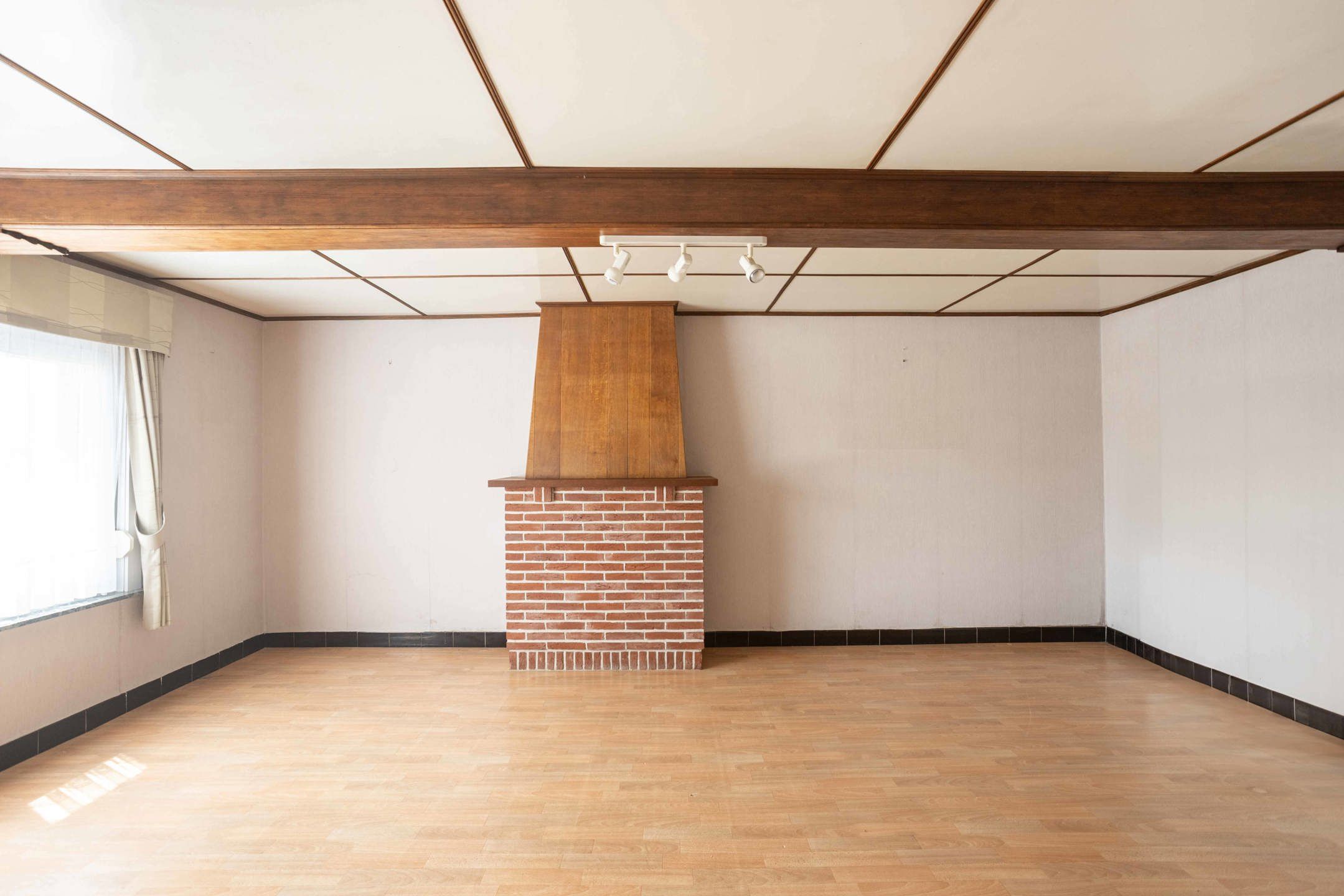 Uniek gelegen renovatieproject in het charmante Mullem foto 3