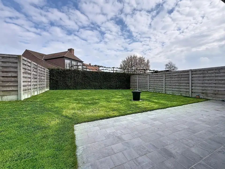 Recente half-open woning nabij centrum Staden foto 10