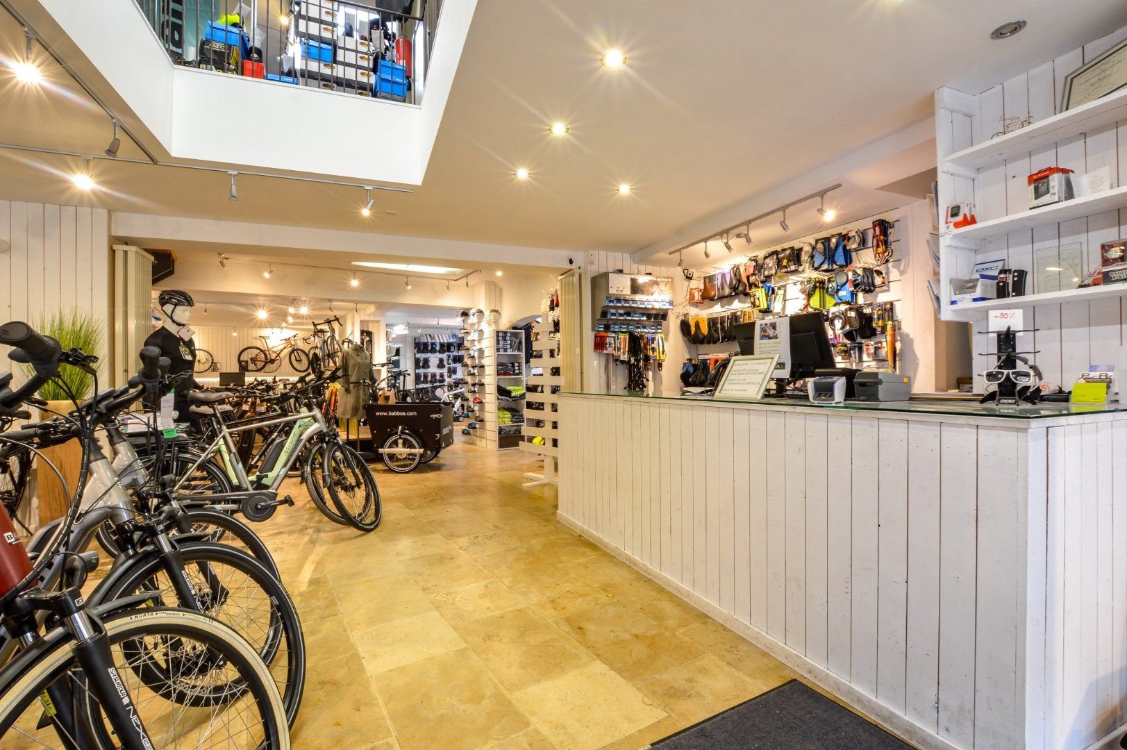 Ruime handelswoning in het centrum van Aartrijke foto 5