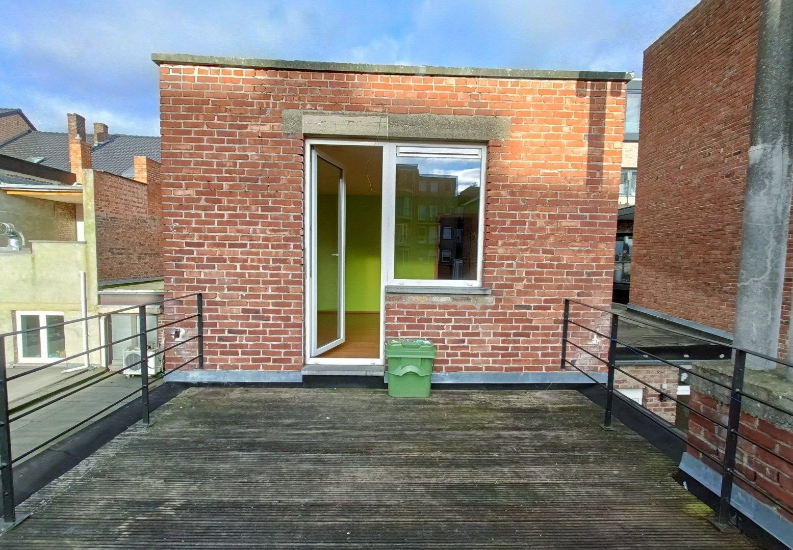 Instapklaar appartement met 2 slaapkamers en ruim dakterras - centrum Tongeren foto 9