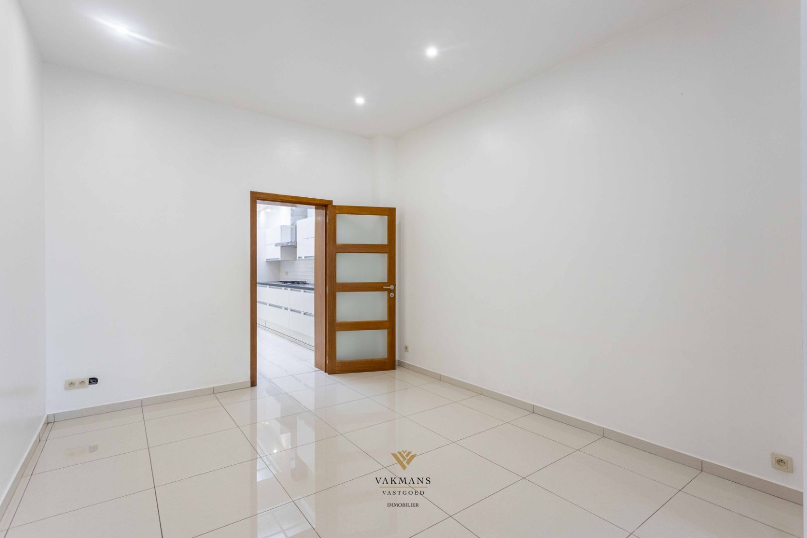 Ruime woning met 4 slaapkamers op rustige locatie foto 7