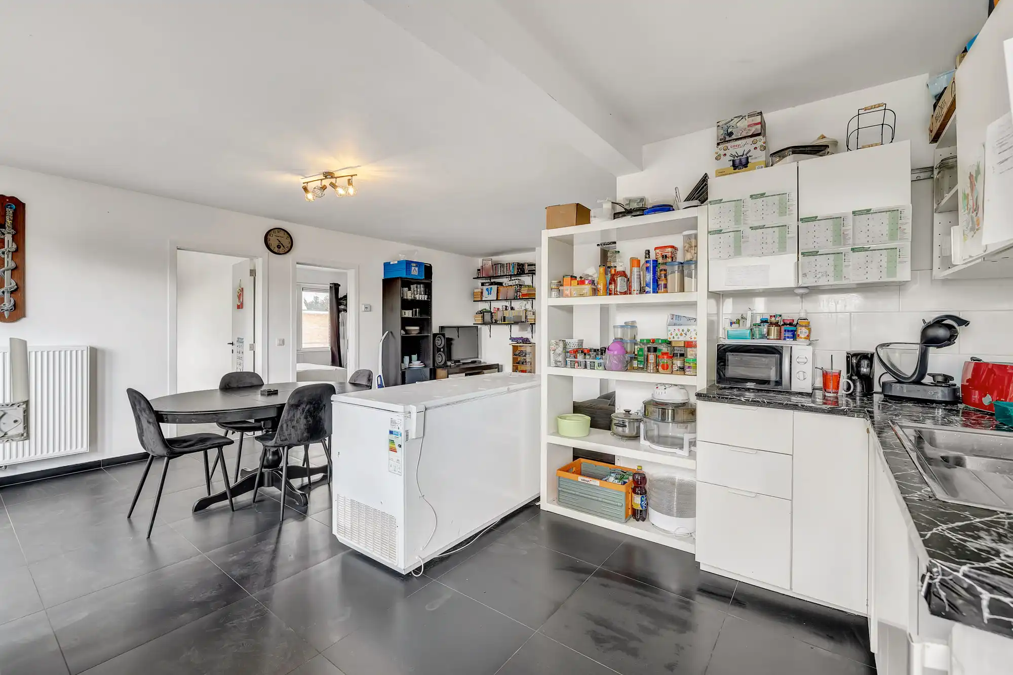Instapklaar appartement met 3 slpk te centrum Liedekerke foto 3