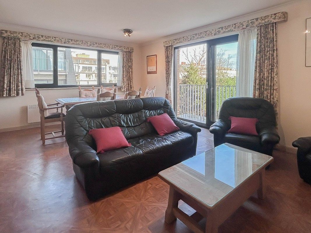 Gemeubelde 2 slaapkamer appartement te huur foto {{pictureIndex}}