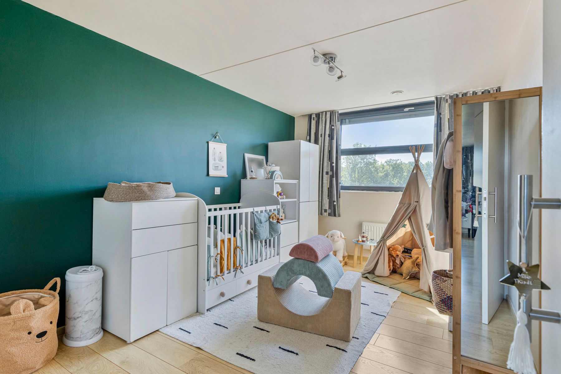 INSTAPKLARE FAMILIEWONING (4 SLAAPKAMERS + BUREAU) TE KOOP foto 22
