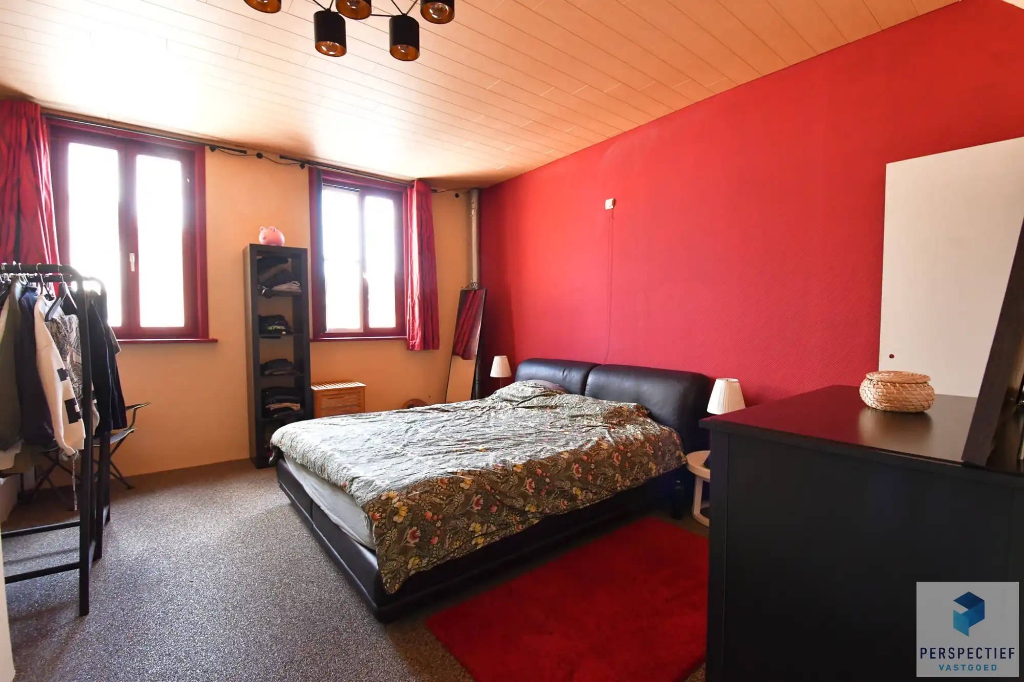 Mooie ruime instapklare woning met grote stadskoer foto 11