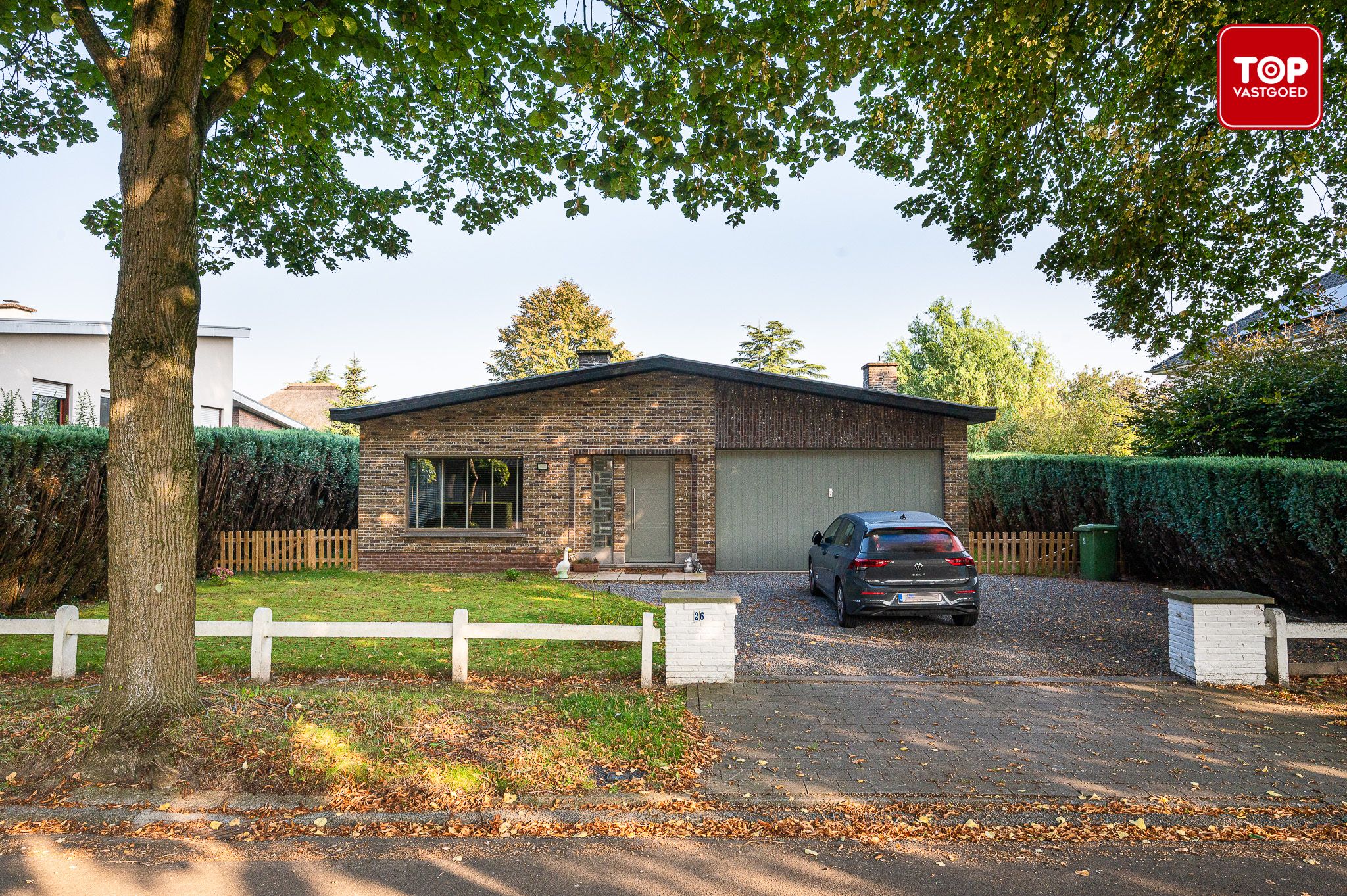 Alleenstaande instapklare woning met 2 slaapkamers en garage. foto 1