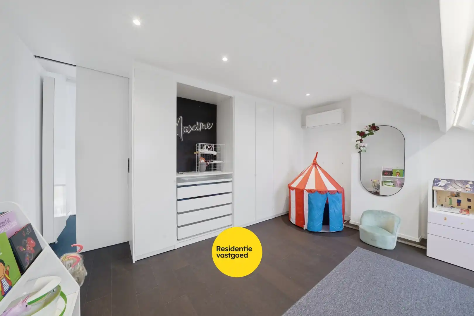 Volledig gerenoveerde woning met zonnige buitenruimte foto 23