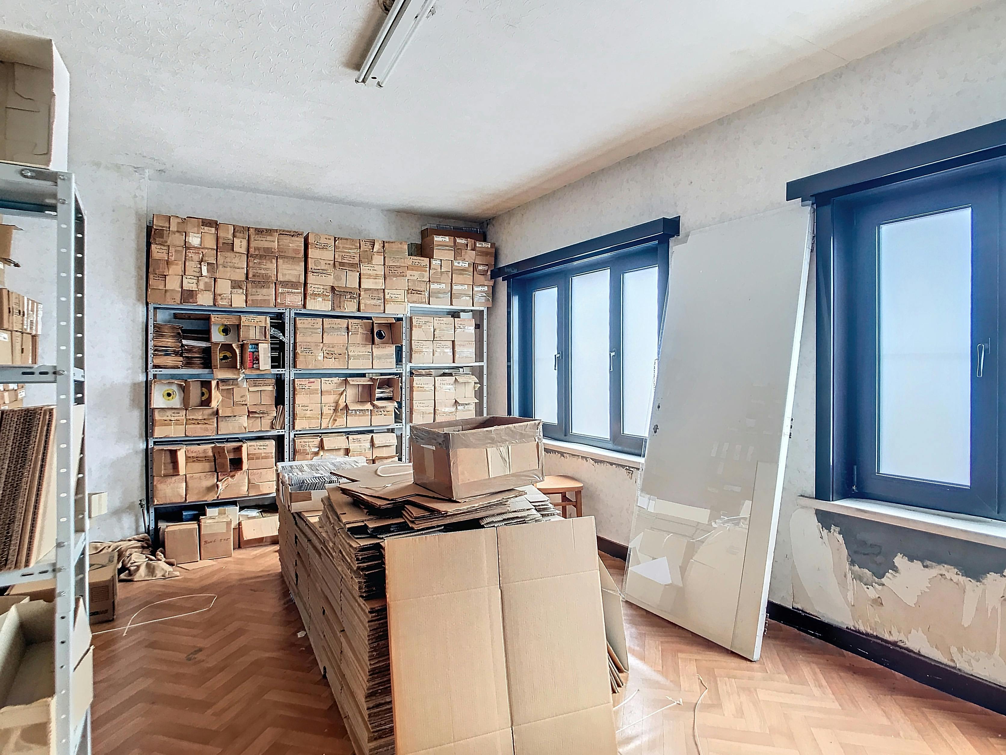 Te renoveren winkel of woning foto 7