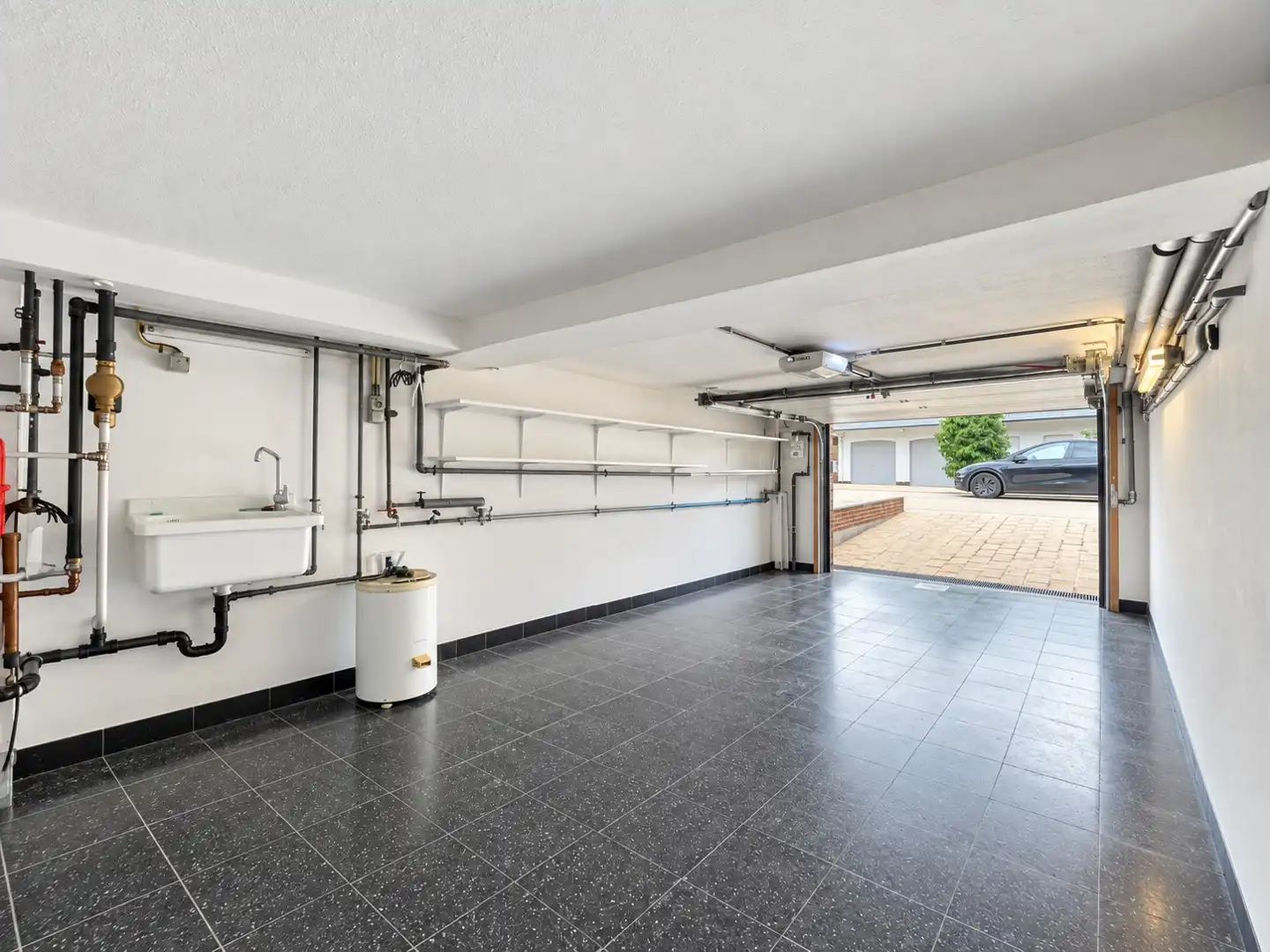Moorslede – Halfopen woning met 5 slaapkamers en gezellige tuin foto 24