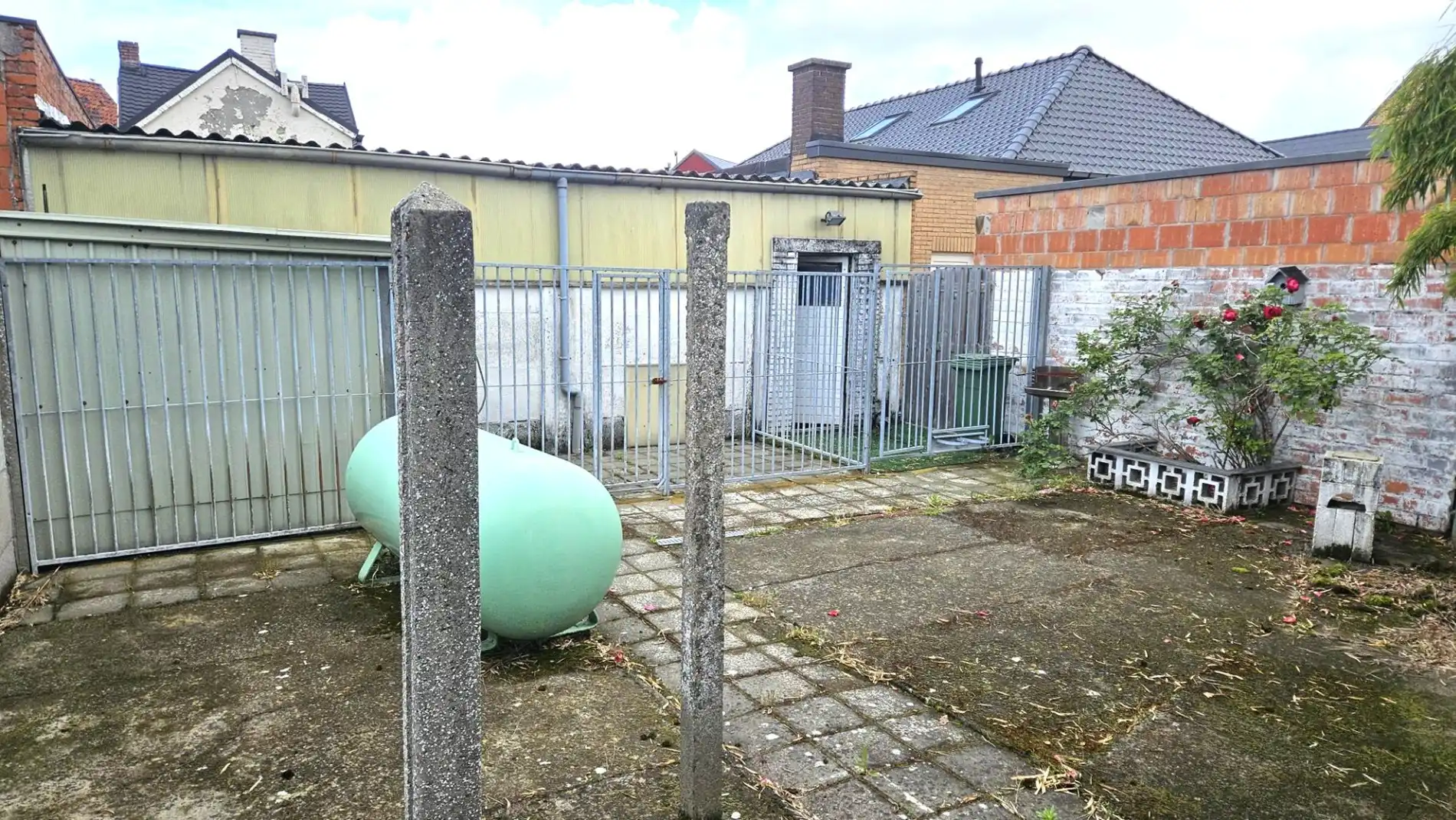 Renovatiewoning met 2 slk, garage en tuin  foto 16