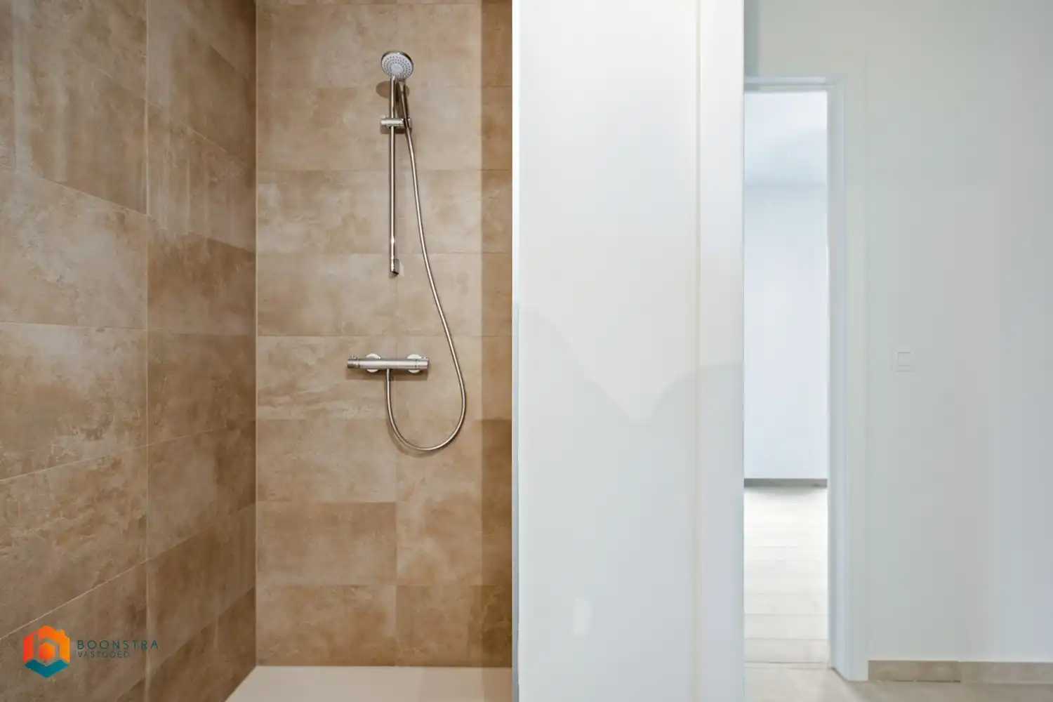 BEN app. met 1 slpkr en ruim terras foto 13