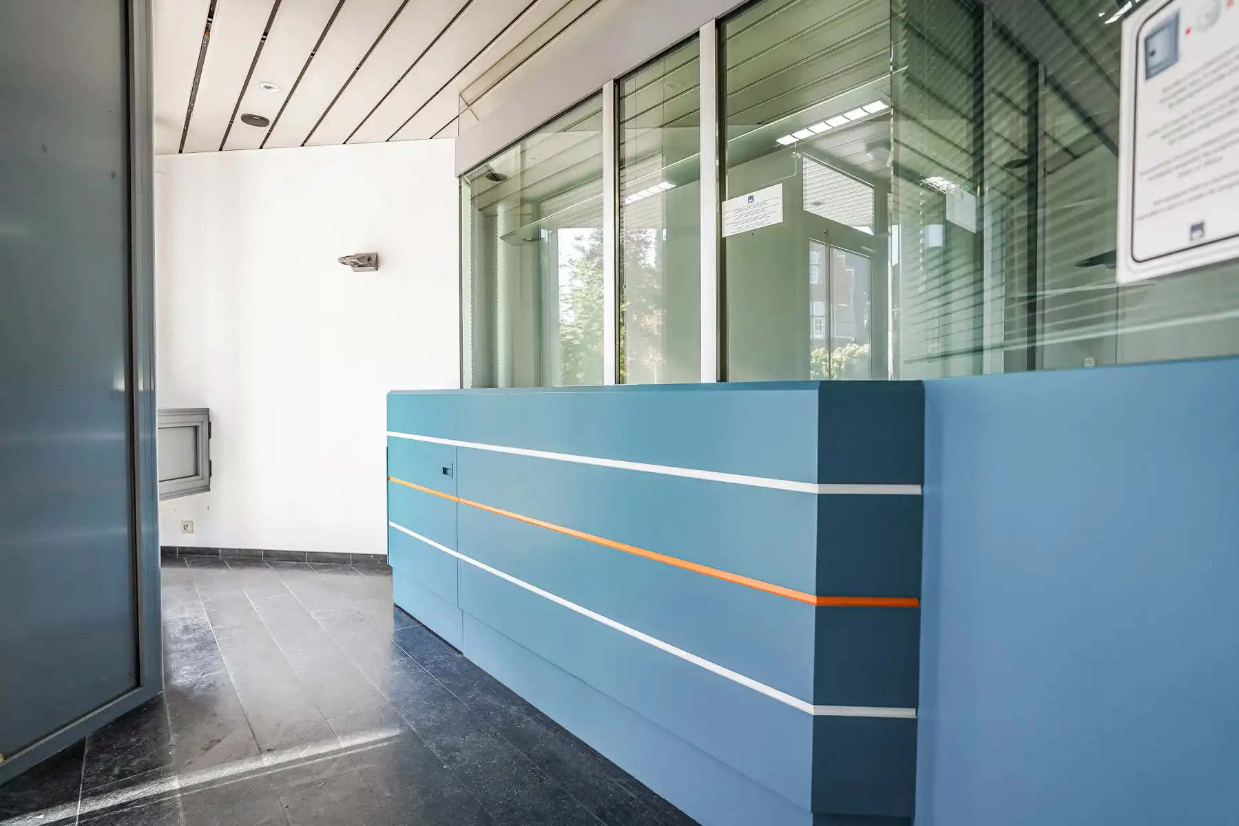 Commercieel gelijkvloers in het hart van Breendonk! foto 3