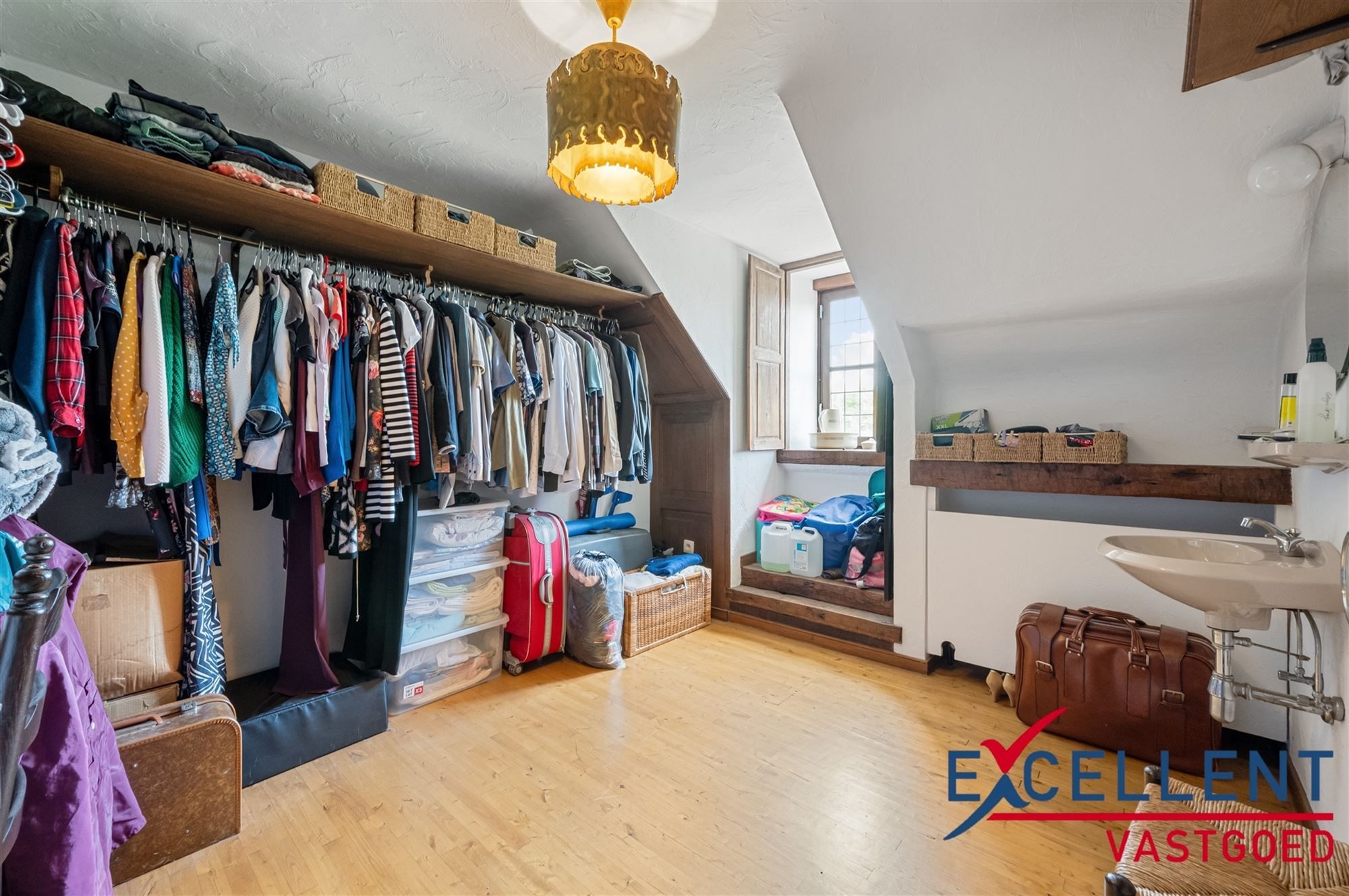 Karaktervolle villa met weides en stallen te koop foto 17