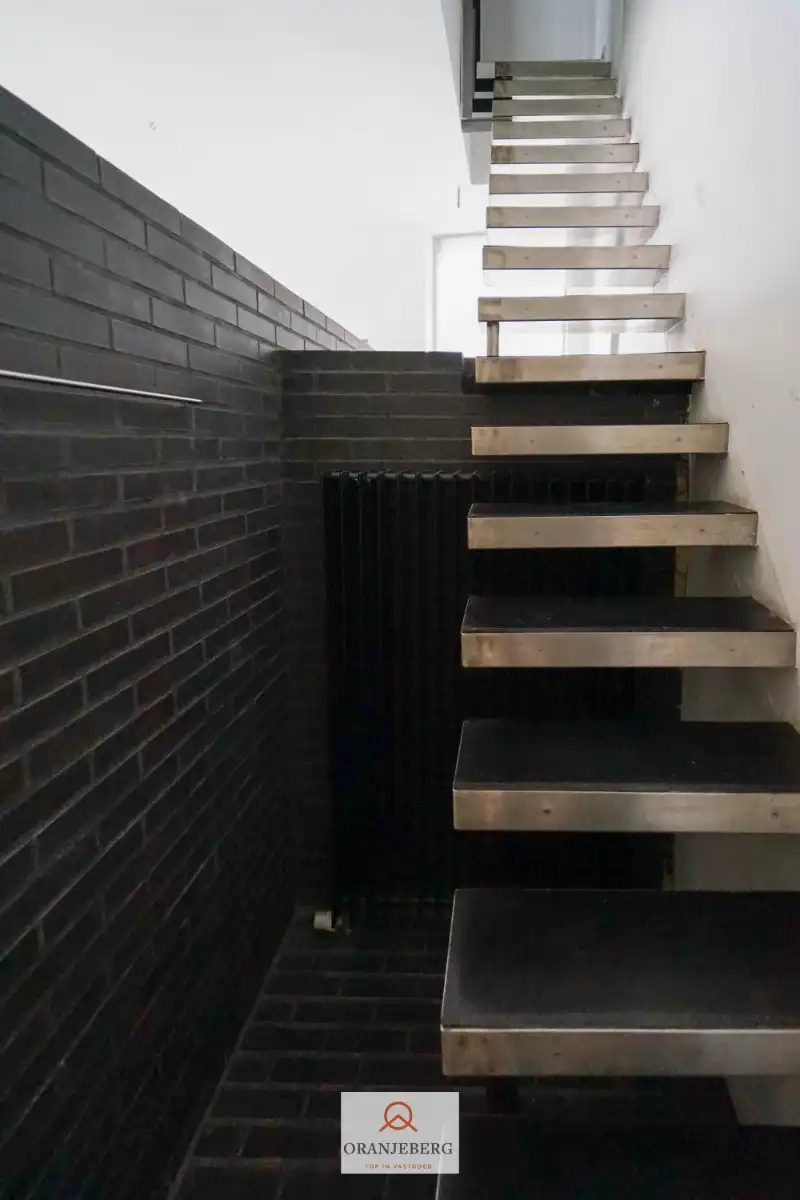 Handelshoekpand Te Huur in gezellig zijstraatje van de Mageleinstraat foto 26