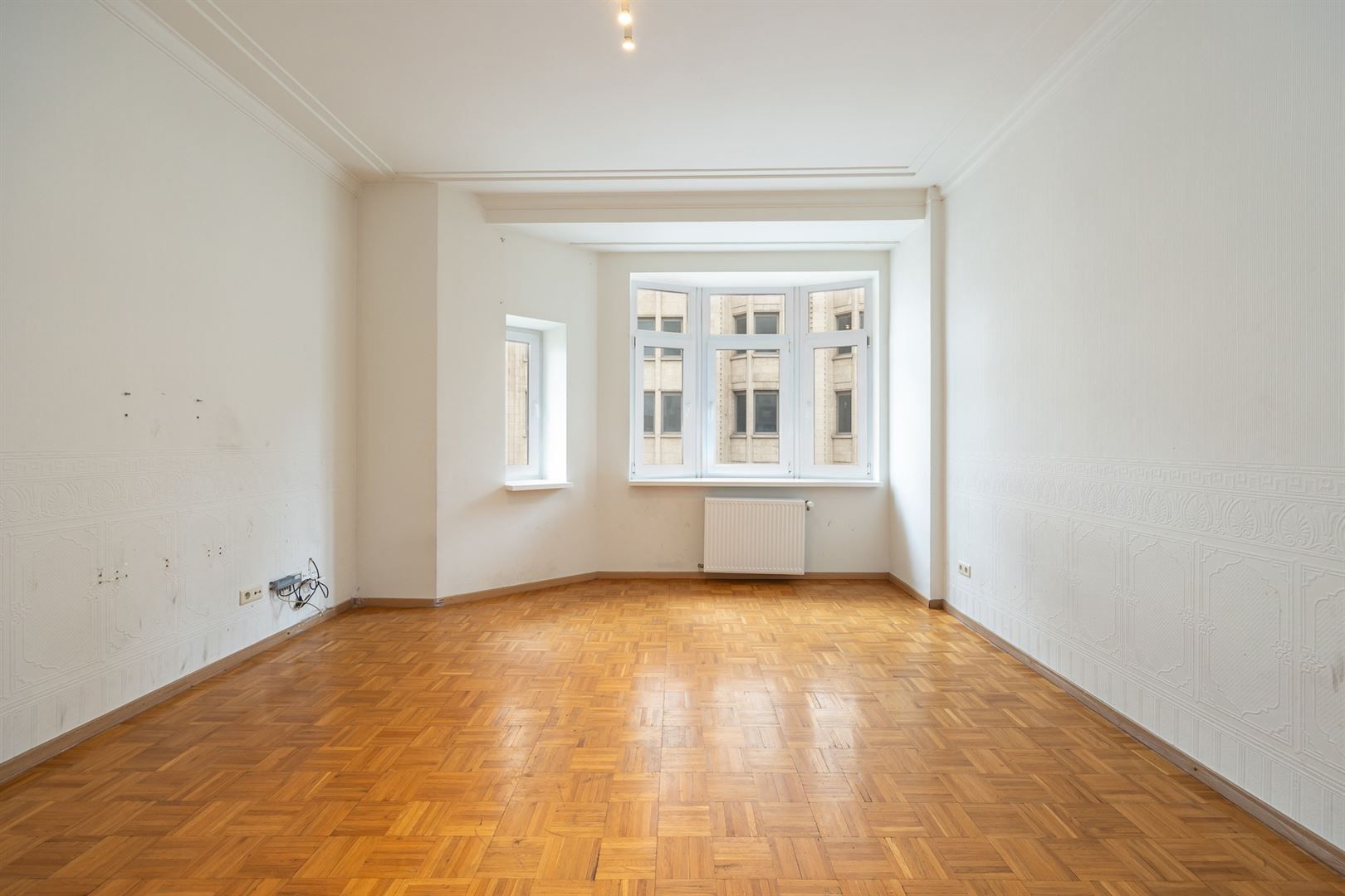 Op te frissen appartement in befaamde Meirbuilding foto 17