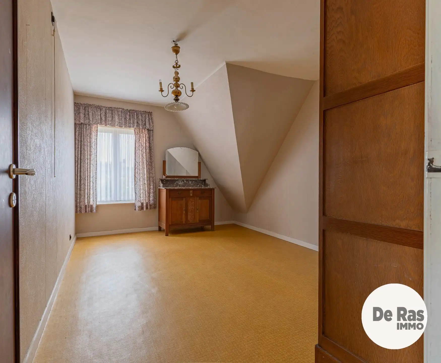 ERONDEGEM - Solide, te renoveren woning met 3 kamers foto 11