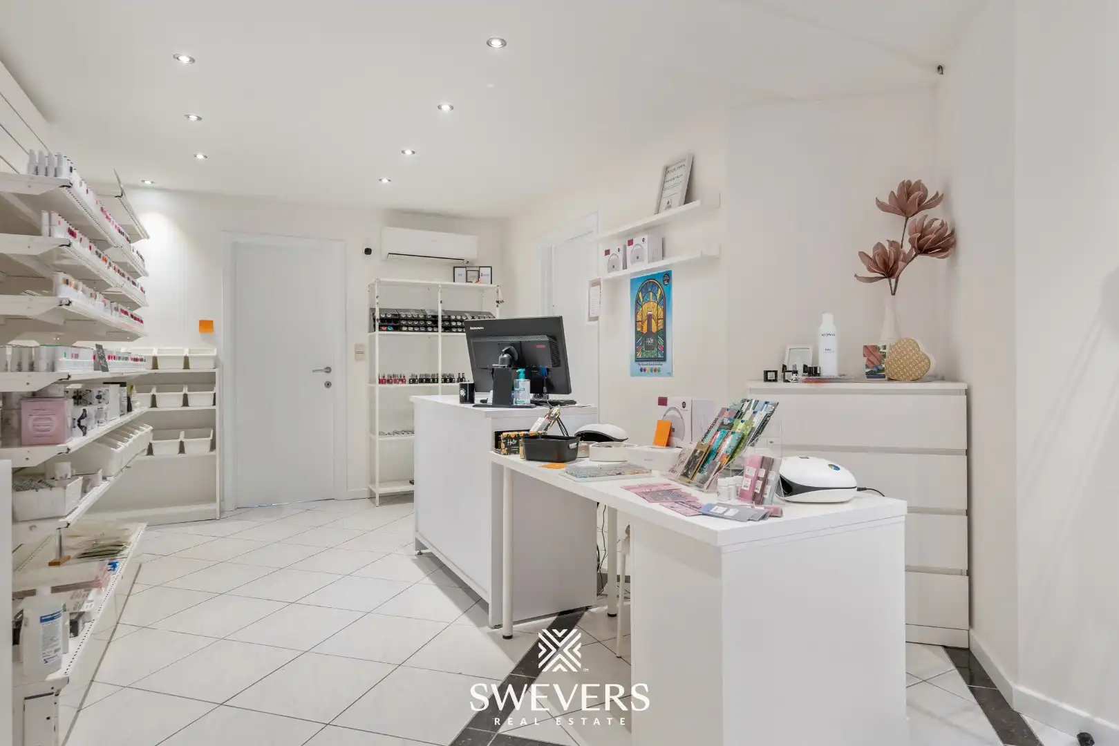 Handelspand met praktische indeling in hartje Tessenderlo foto 10