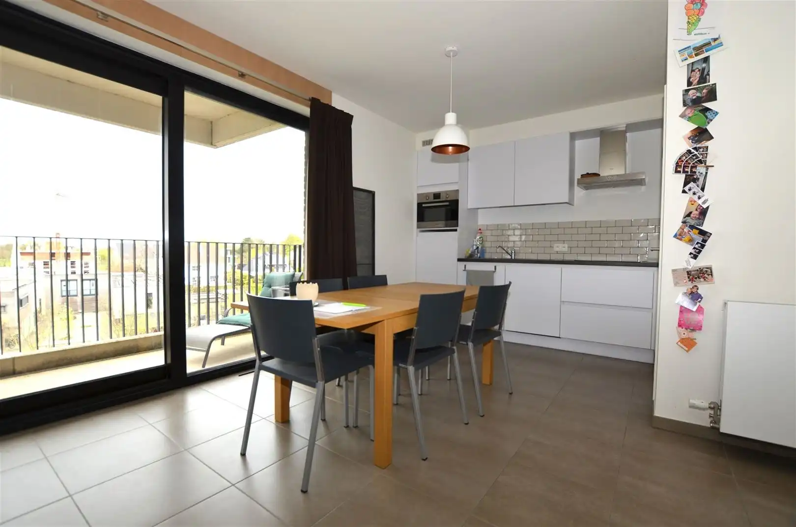 Lichtrijk appartement met weids zicht nabij het centrum foto 3