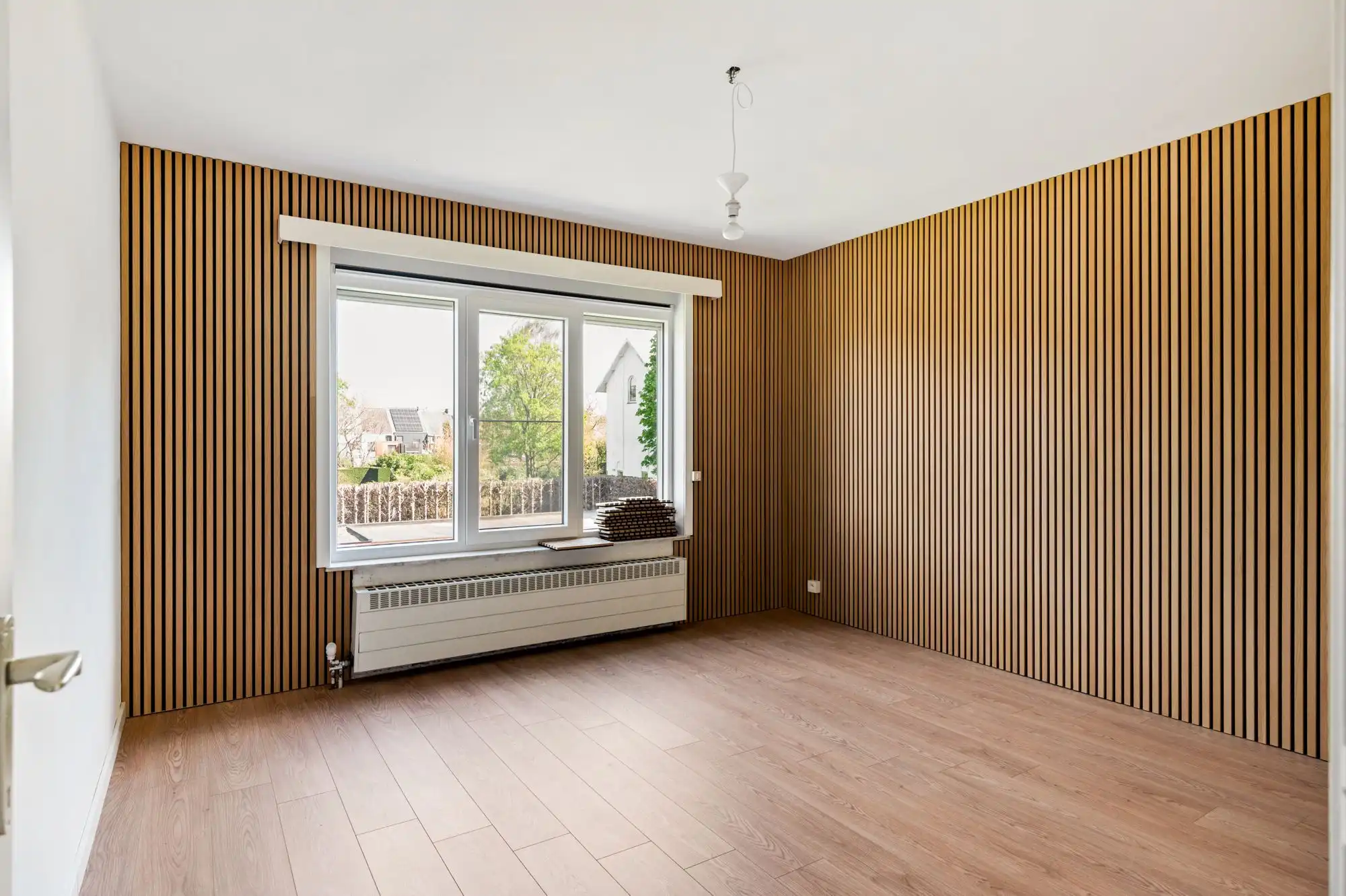 Lichtrijk appartement met sixties vibe en garagebox – ideaal renovatieproject! foto 14