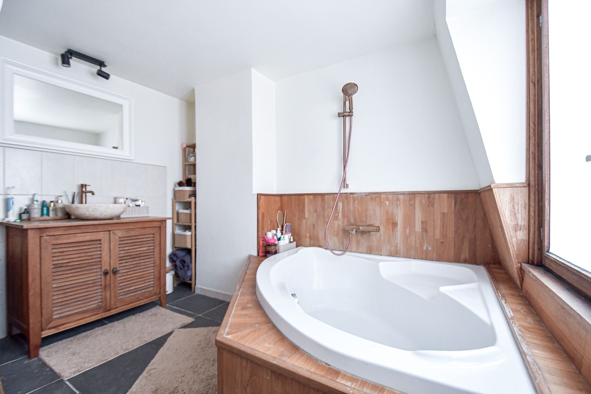 Charmante stadswoning met koer in centrum Brugge foto 9