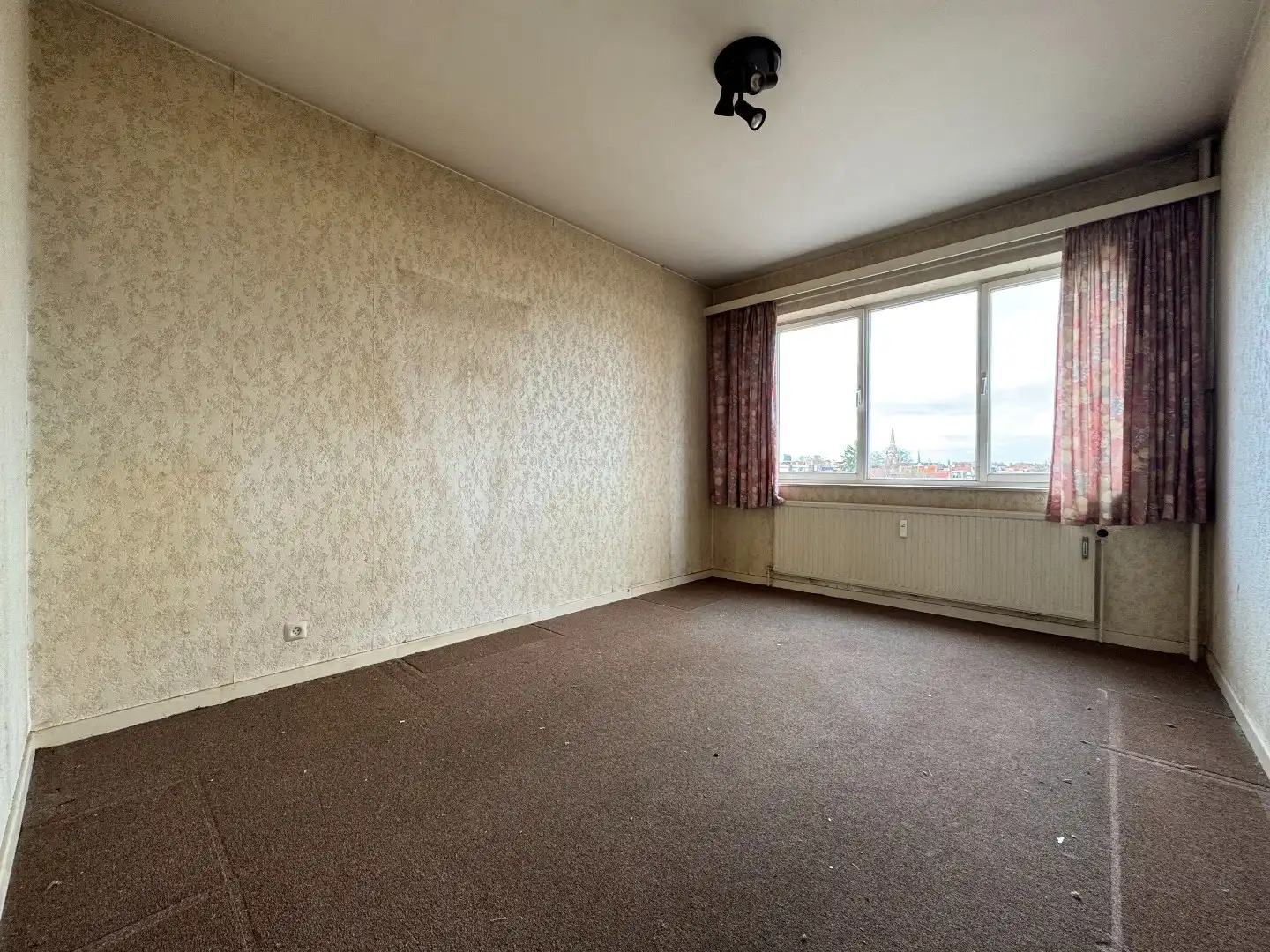 Een lichtrijk 2-SLPK.-appartement met kelder foto 12