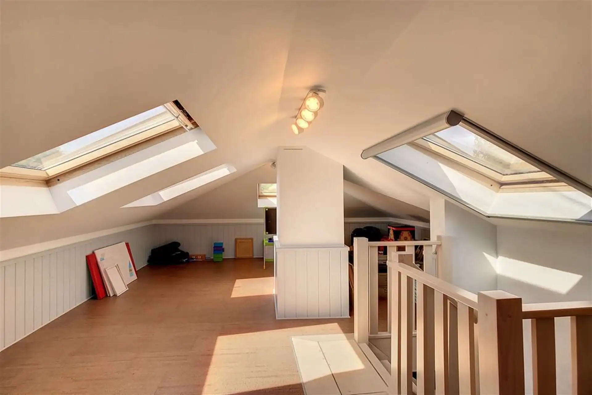 Charmante villa in residentiële omgeving met prachtig aangelegde tuin foto 26