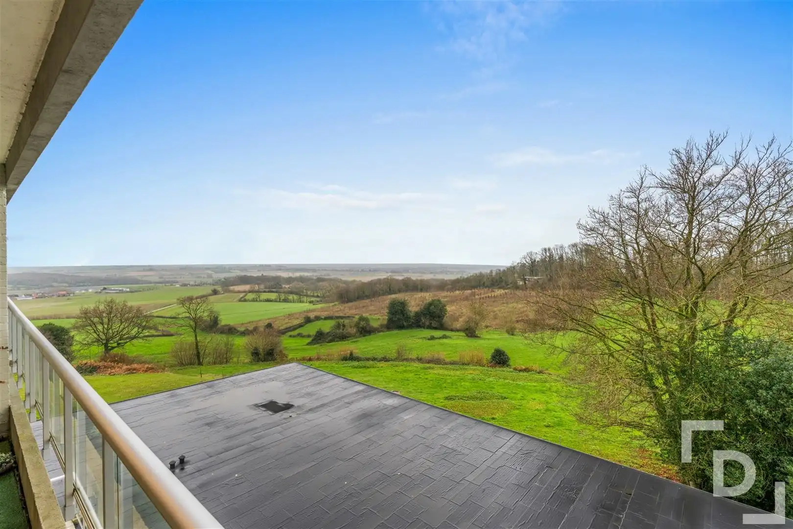 Dakappartement te koop met prachtig zicht over Heuvelland foto 14