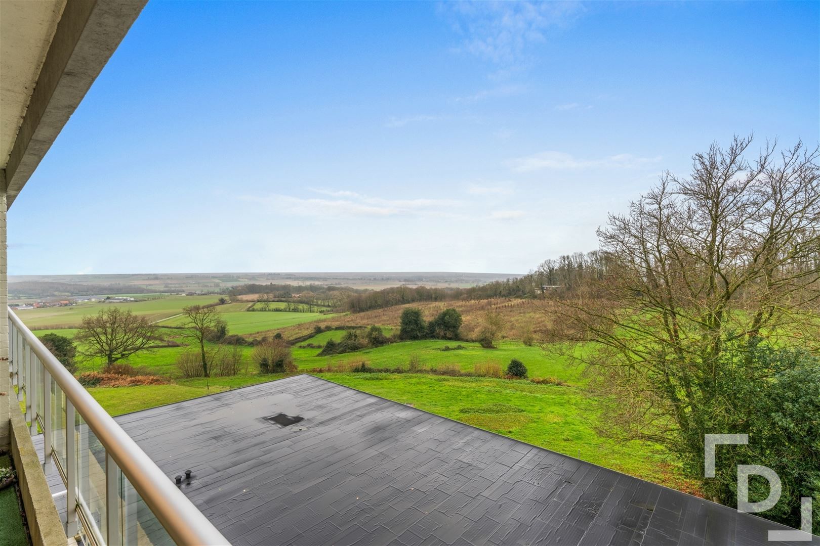 Dakappartement te koop met prachtig zicht over Heuvelland foto 14
