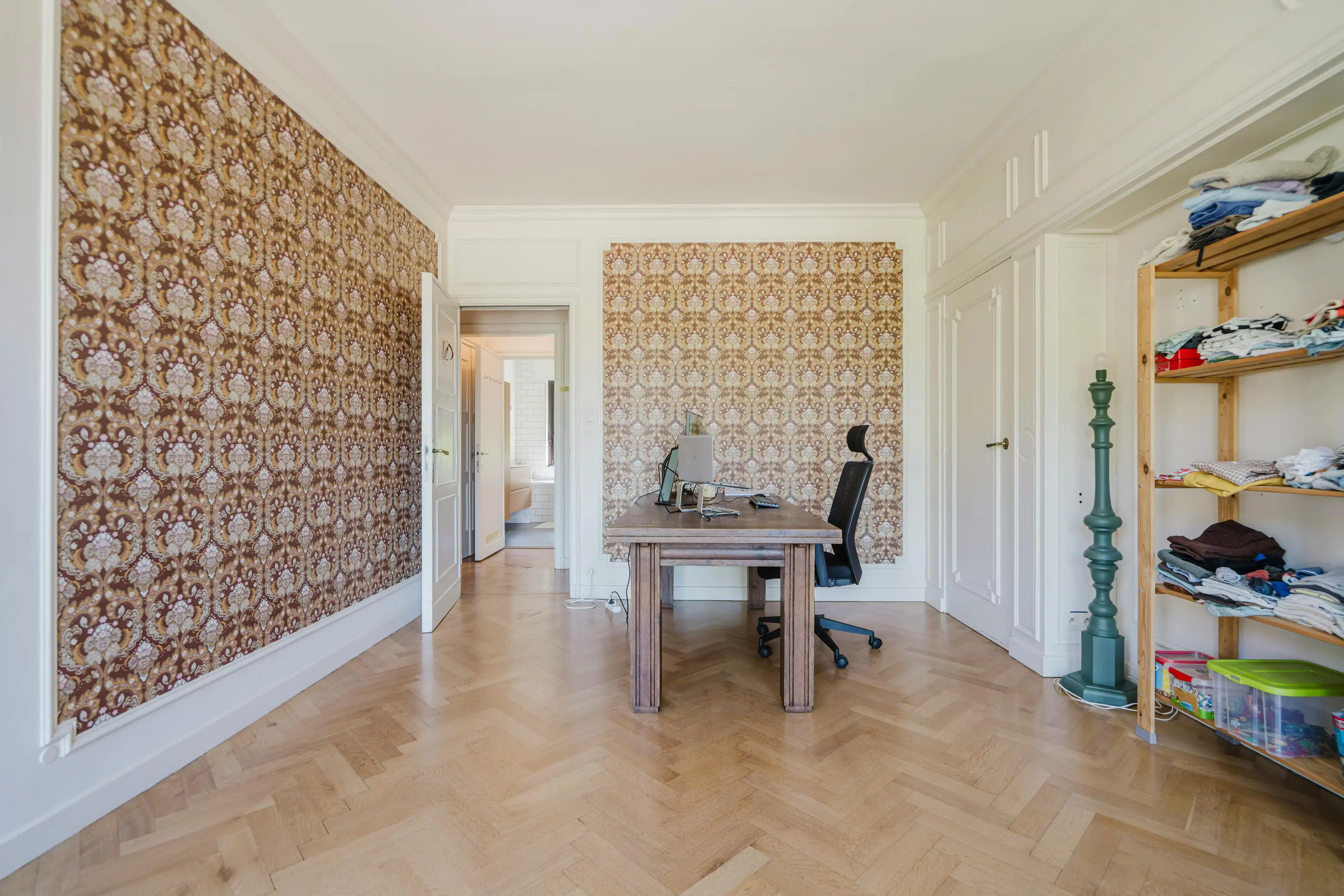 Instapklare burgerwoning met tuin en 4 slpk in Beverlaai  foto 19