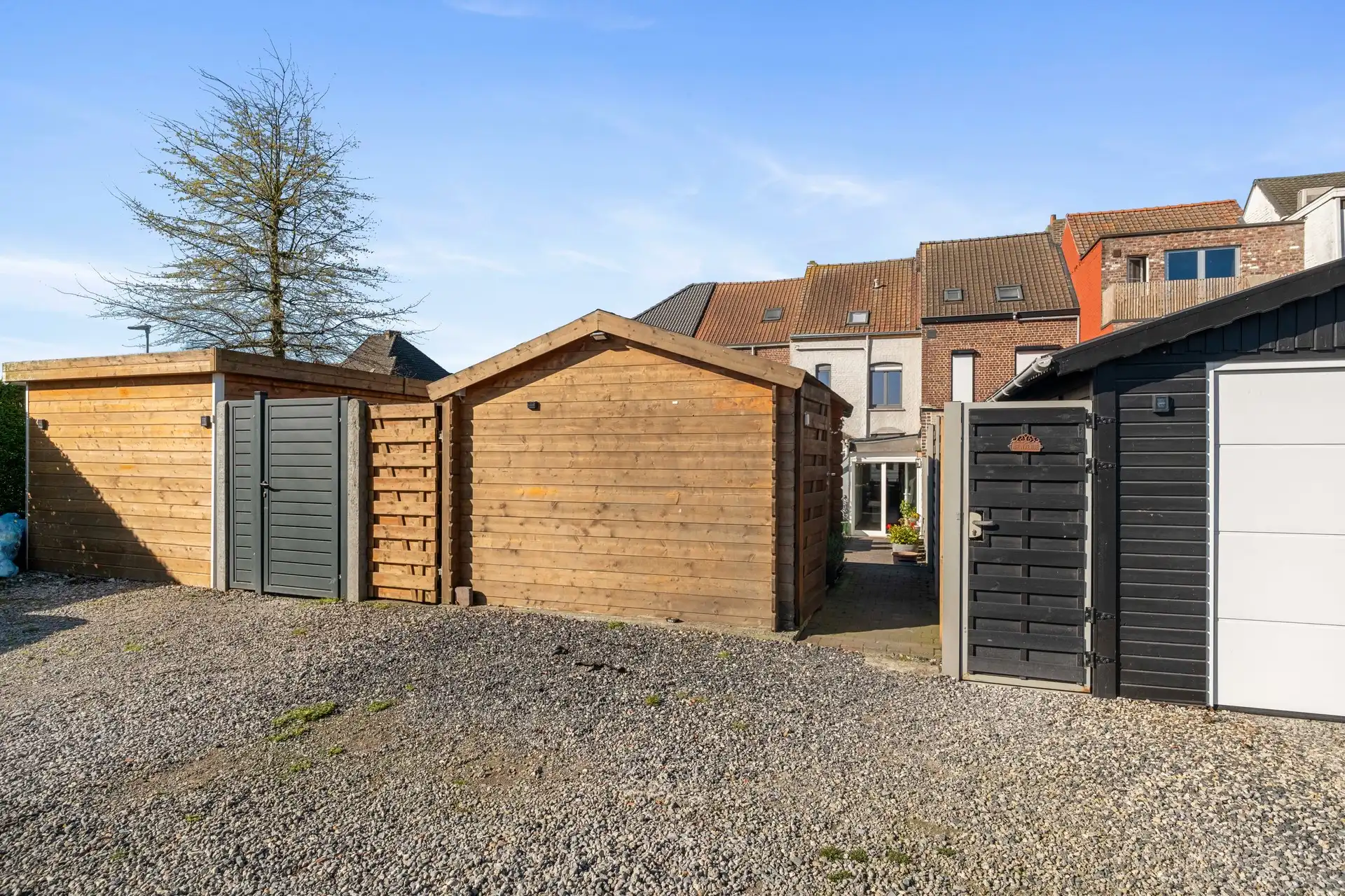 WONING | 3 KAMERS | TUIN | UITWEG MET 2 PARKINGS ACHTERAAN foto 4