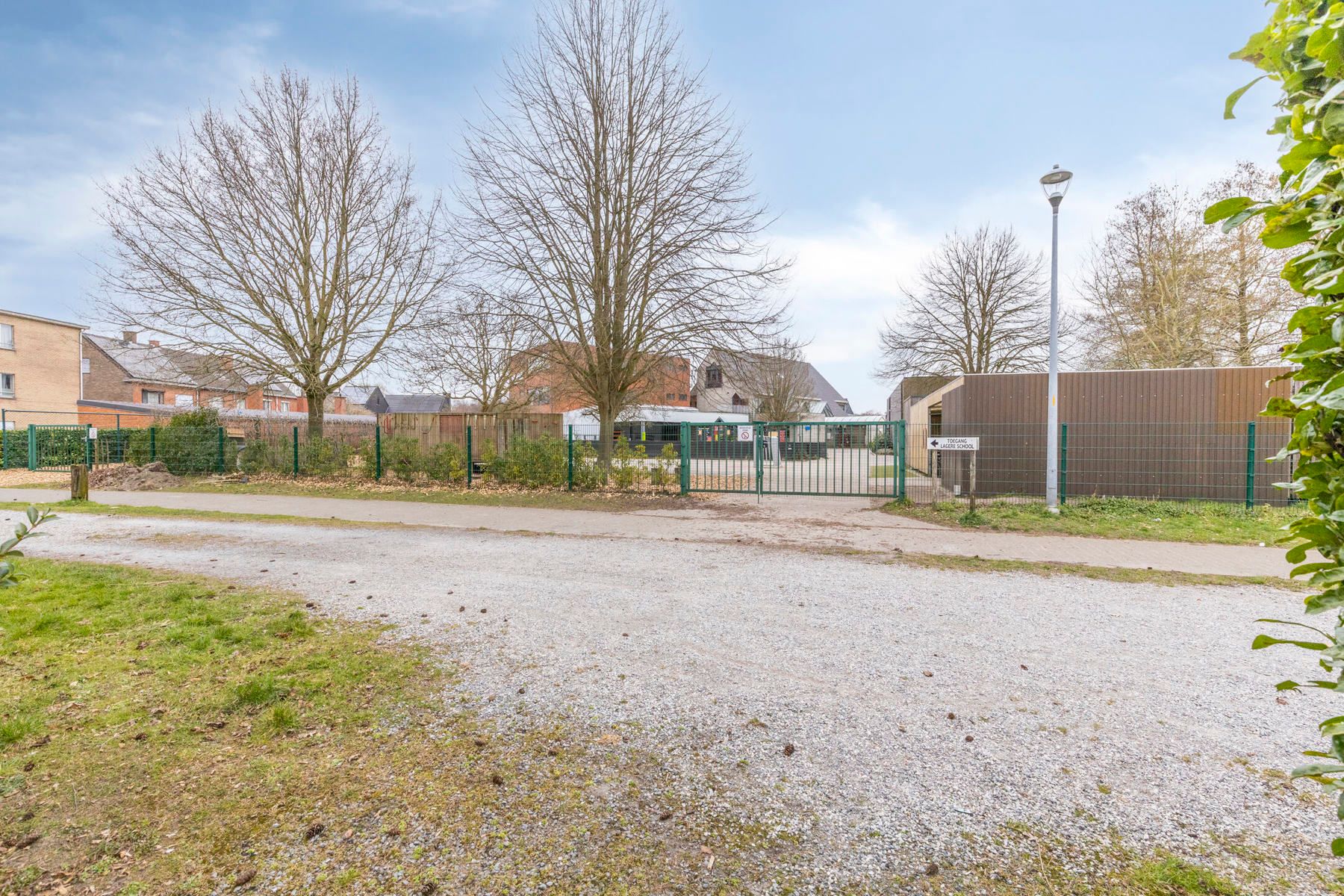 Ruime woning met tuin én garage in hartje Belsele foto 22