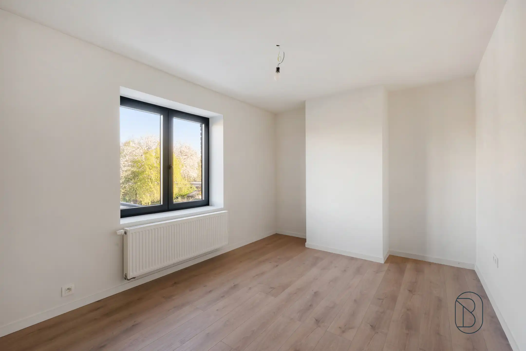 Kwalitatief gerenoveerde woning met tuin, en 3 slk.  foto 13