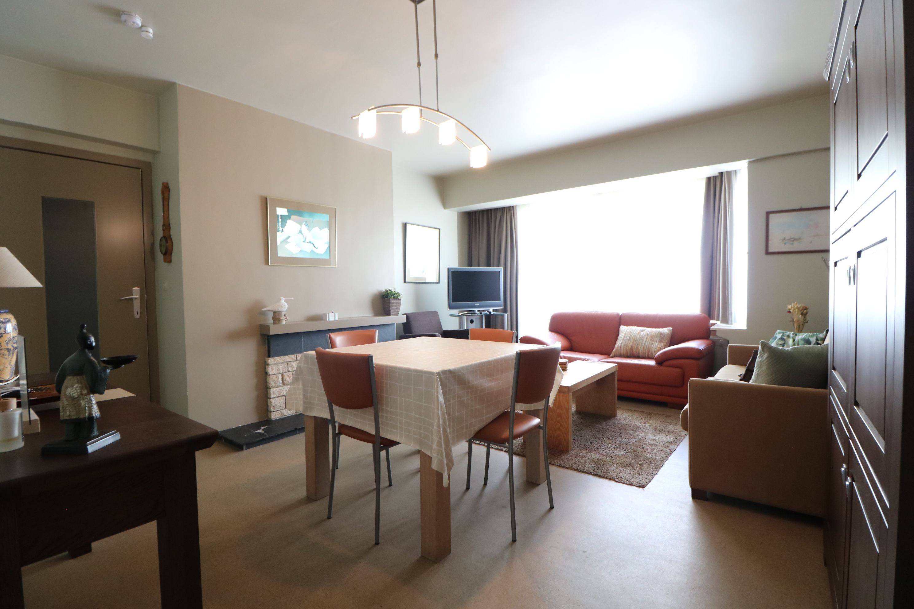 Instapklaar éénslaapkamerappartement met lateraal zicht op Zeedijk én Jachthaven. foto 2