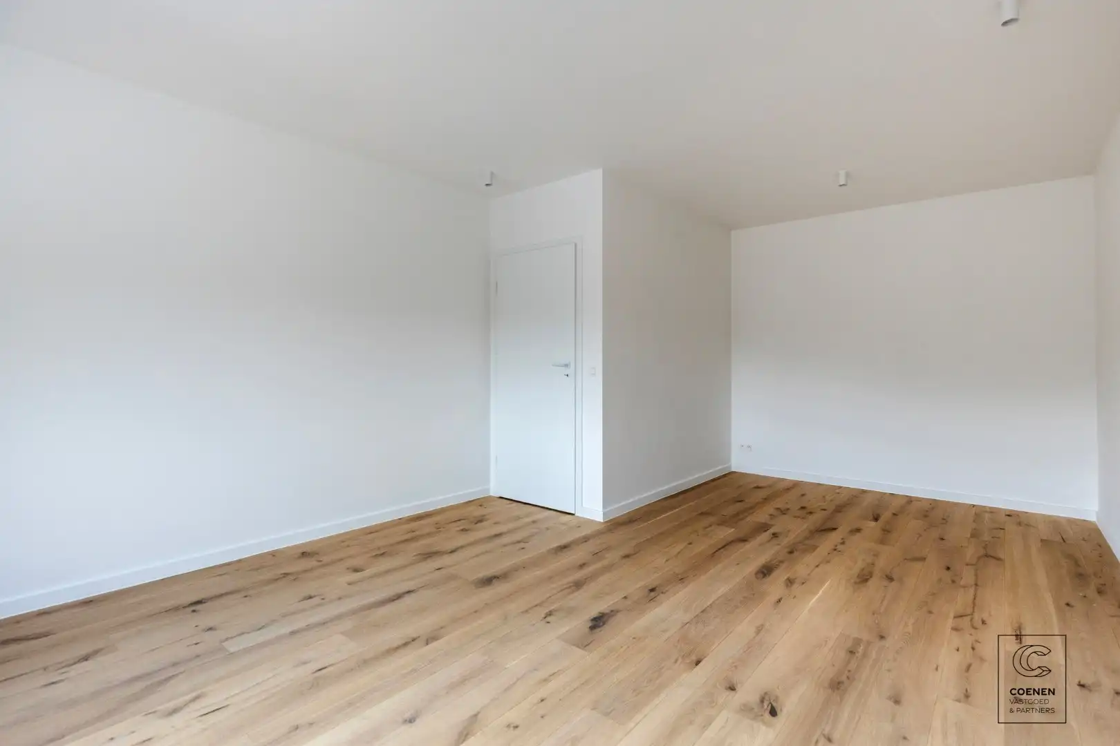 Prachtig gerenoveerde woning met 4 slpk, 2 badkamer en riante tuin op een toplocatie te Rijmenam! foto 14