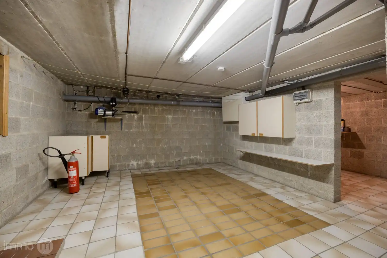 Uitstekend onderhouden open bebouwing met zonnepanelen en 3 tot 5 slaapkamers op prachtig perceel van 55a43ca foto 32