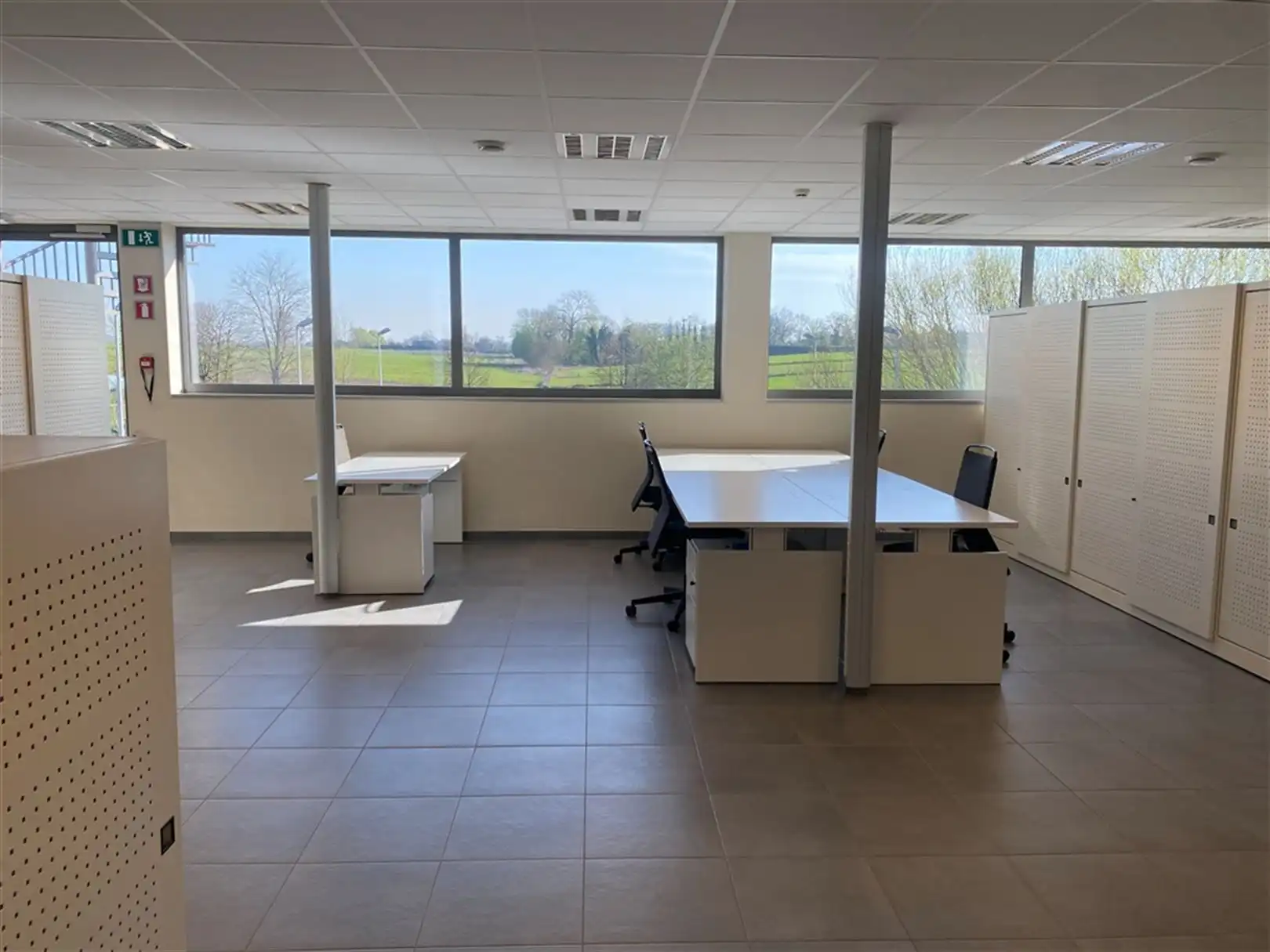 Goed bereikbare kantoren vlakbij de E17 met all-in formule foto 5