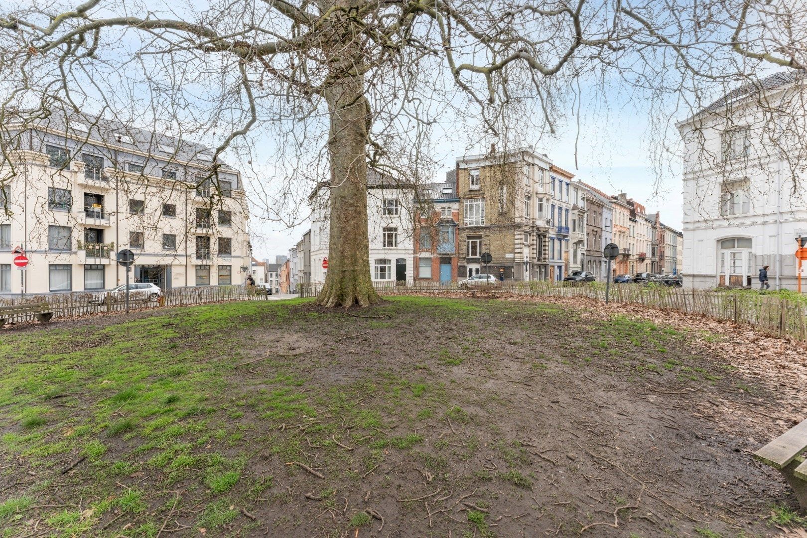 Schitterend villa-appartement aan het van Duyseplein foto 20
