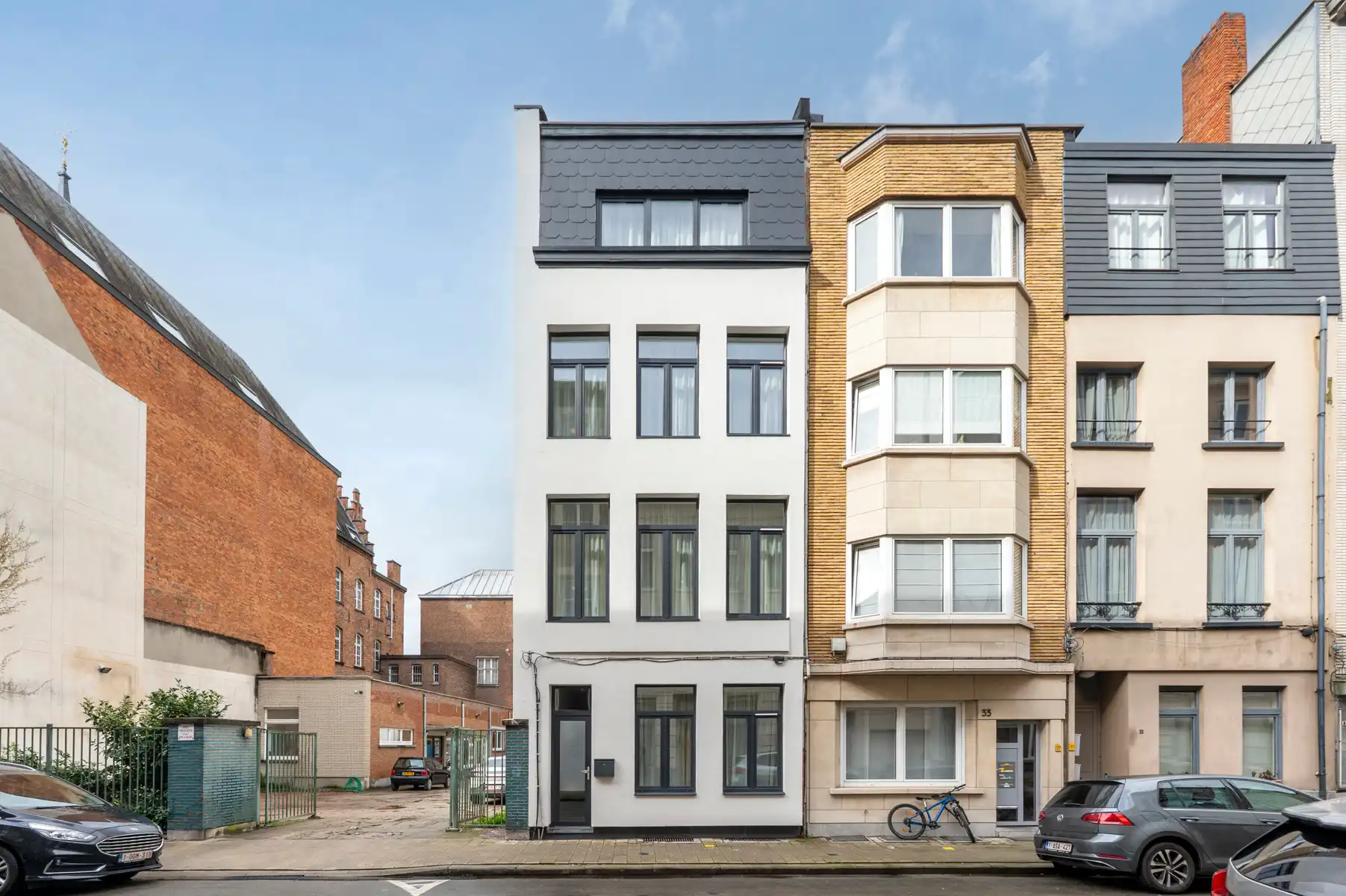 Gerenoveerd appartement met twee slaapkamers en terras foto 22