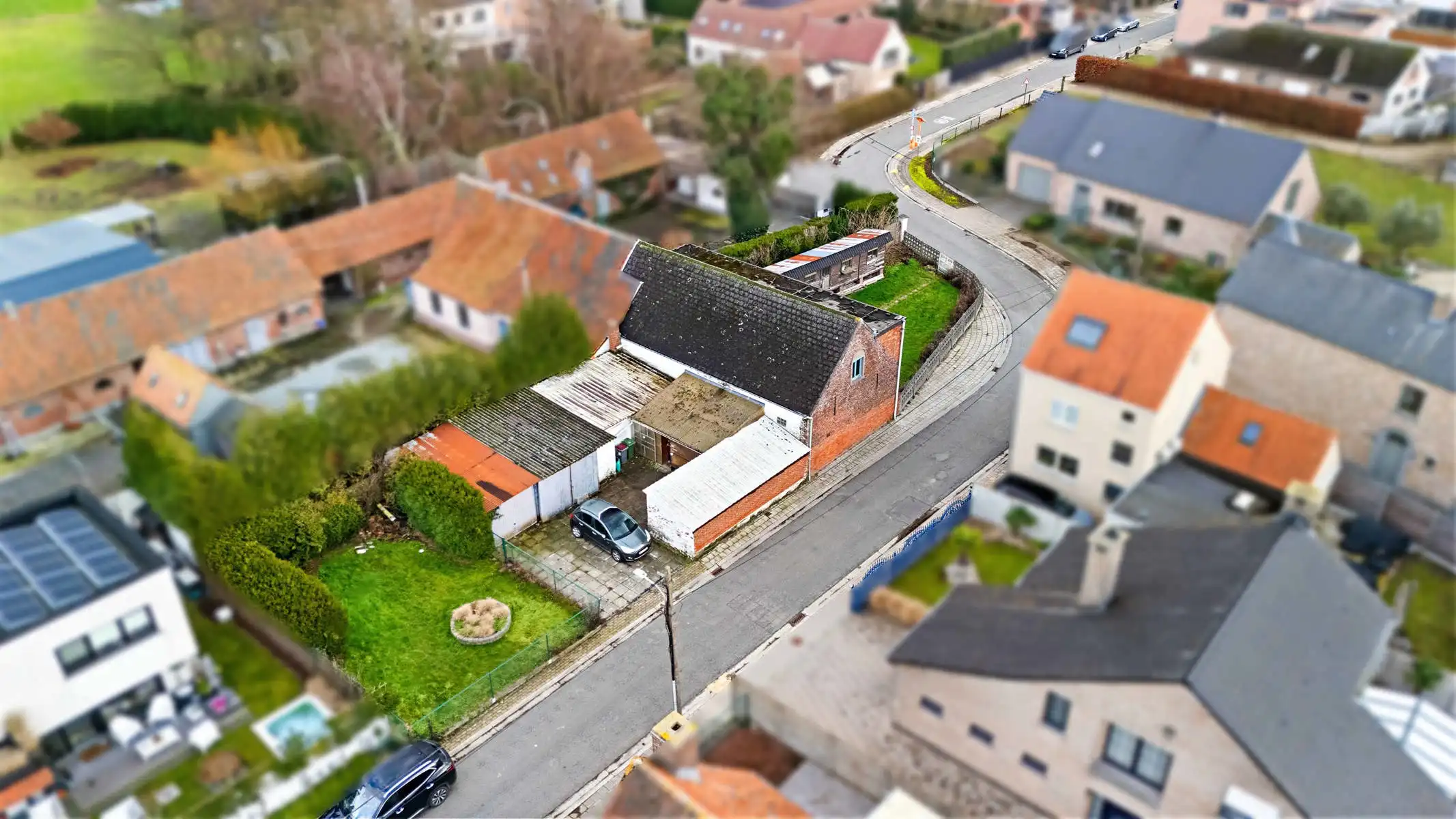 Hoofdfoto van de publicatie: Te renoveren woning of bouwgrond in groene rand Zele