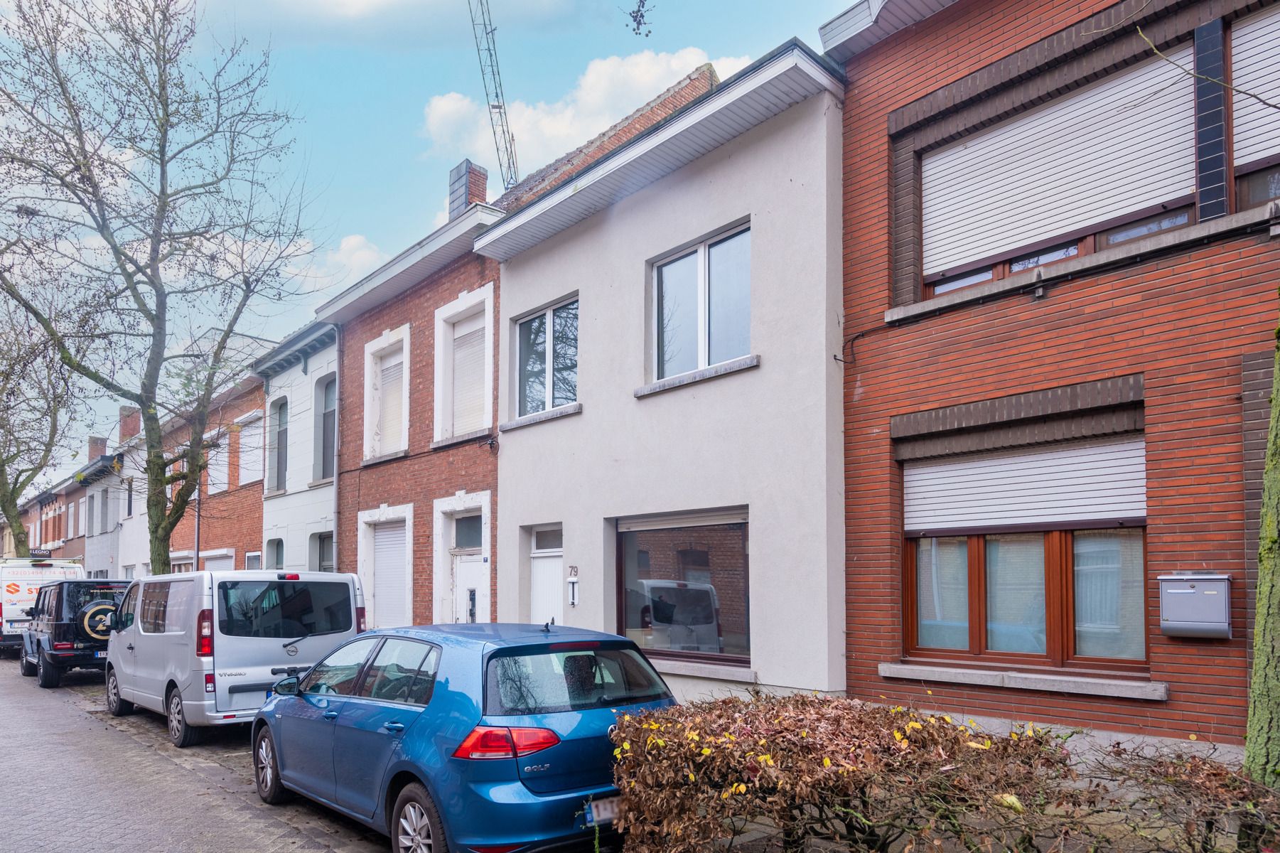 Op te frissen woning met 3 slaapkamers en terras  foto {{pictureIndex}}