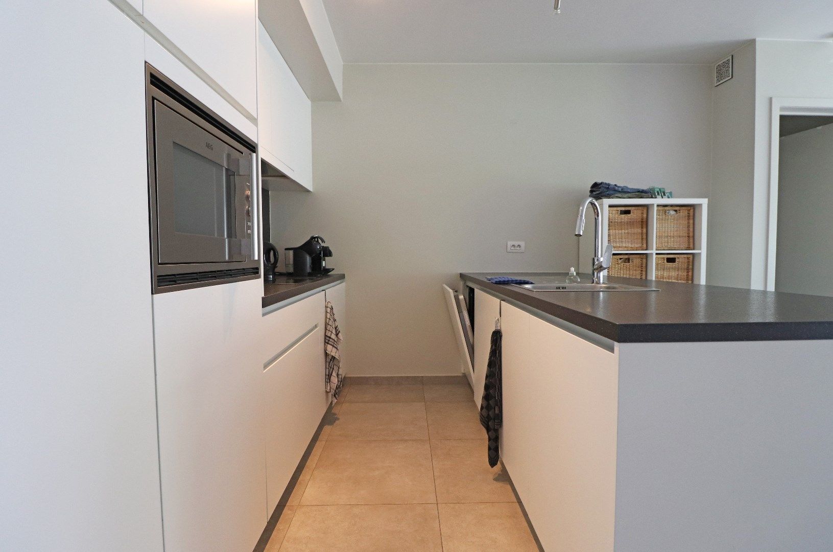 Verzorgd appartement met garage foto 3