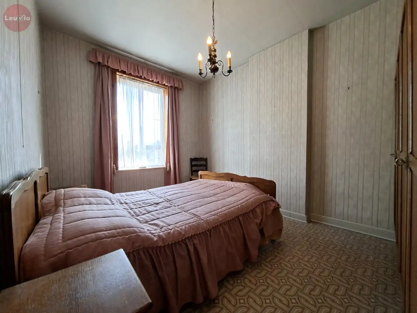 Goed gelegen woning // 2 slaapkamers + zolder om af te werken foto 23