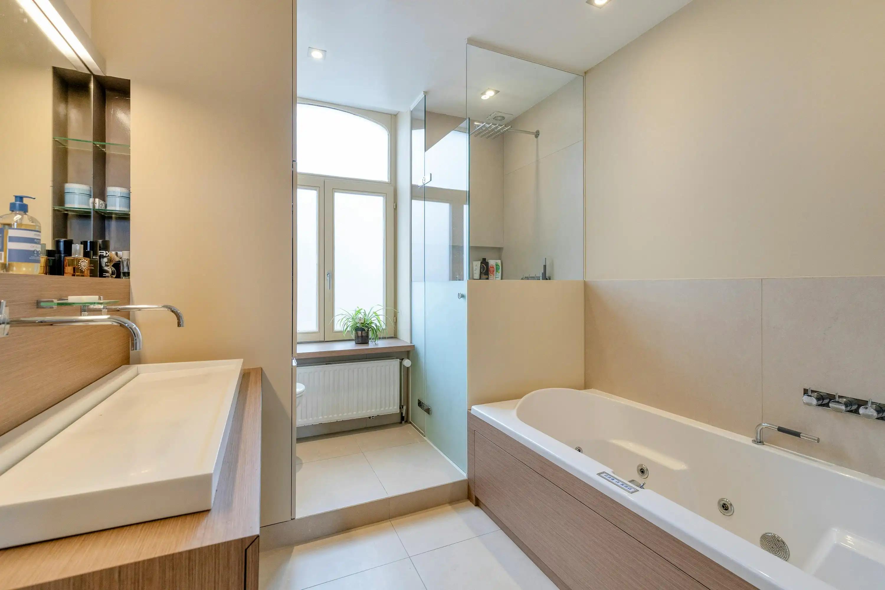 Gerenoveerde burgerwoning met 5 kamers te koop Beveren-Leie foto 12