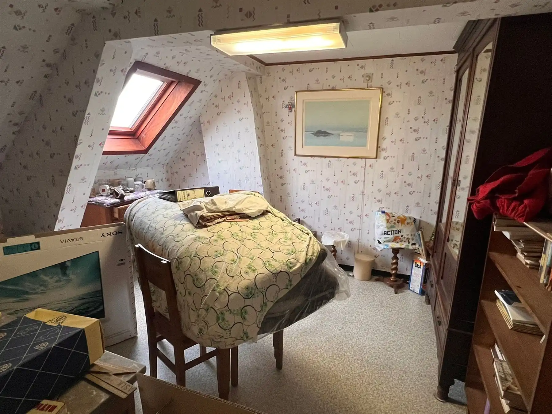 Dorpswoning onder de kerktoren foto 14